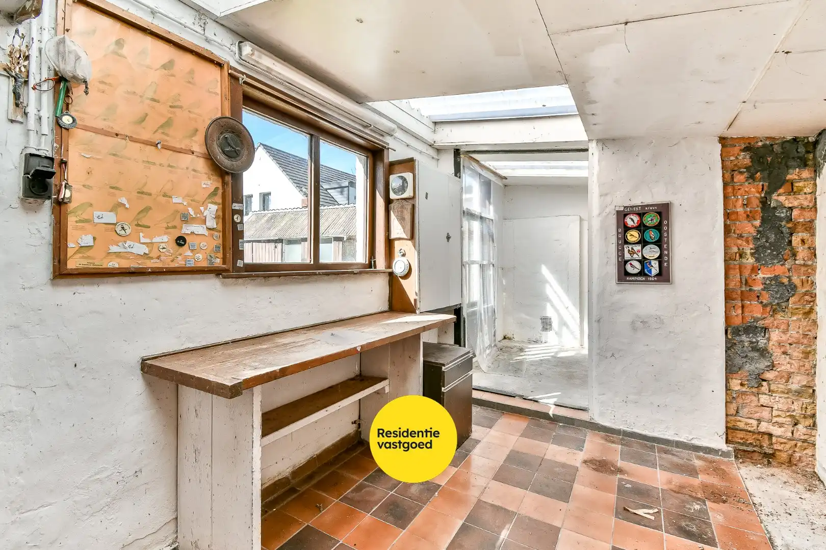 Te renoveren halfopen bebouwing met tuin en groot potentieel foto 20