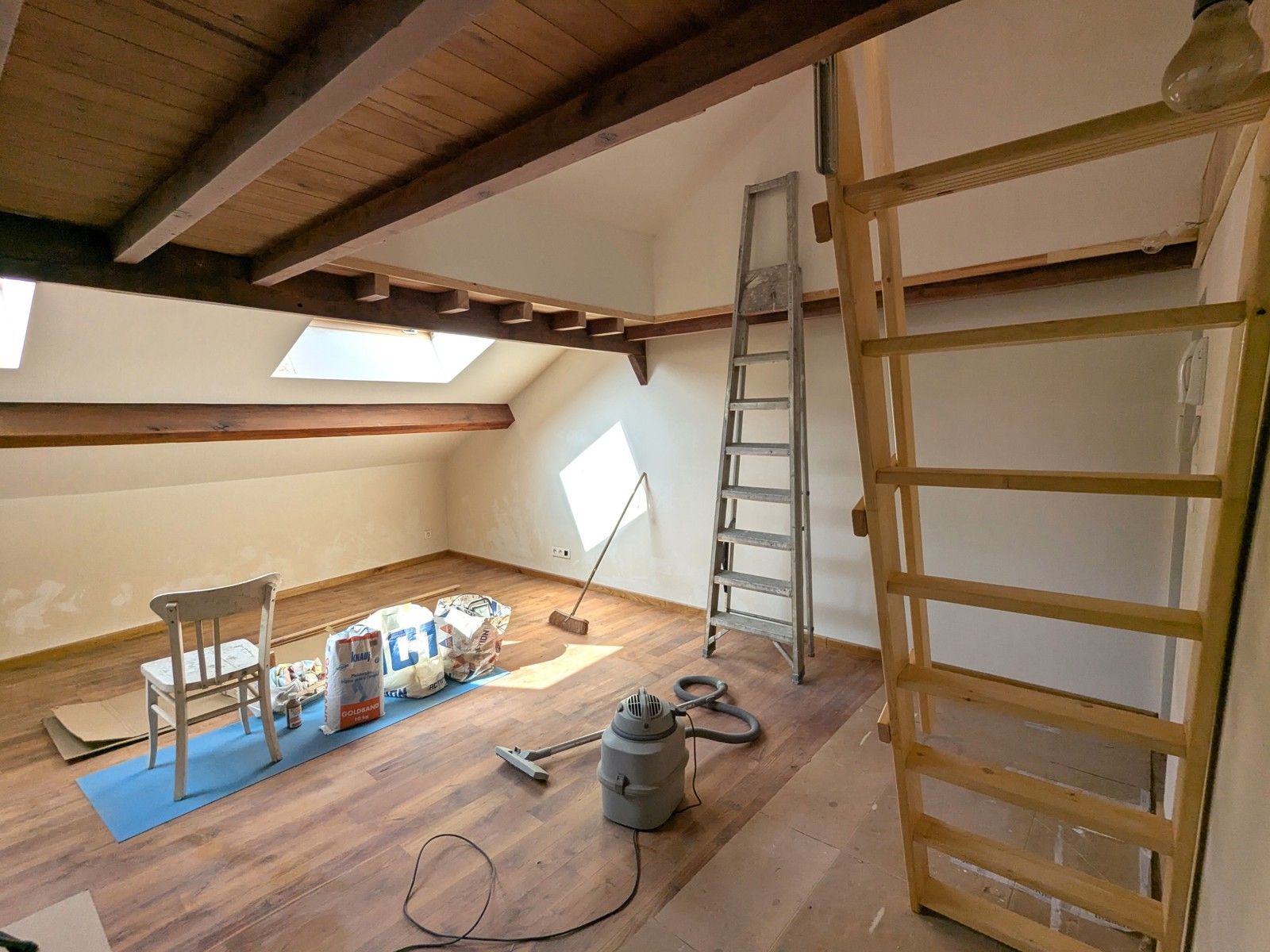 Interessante opbrengsteigendom met 4 units vlakbij station foto 16