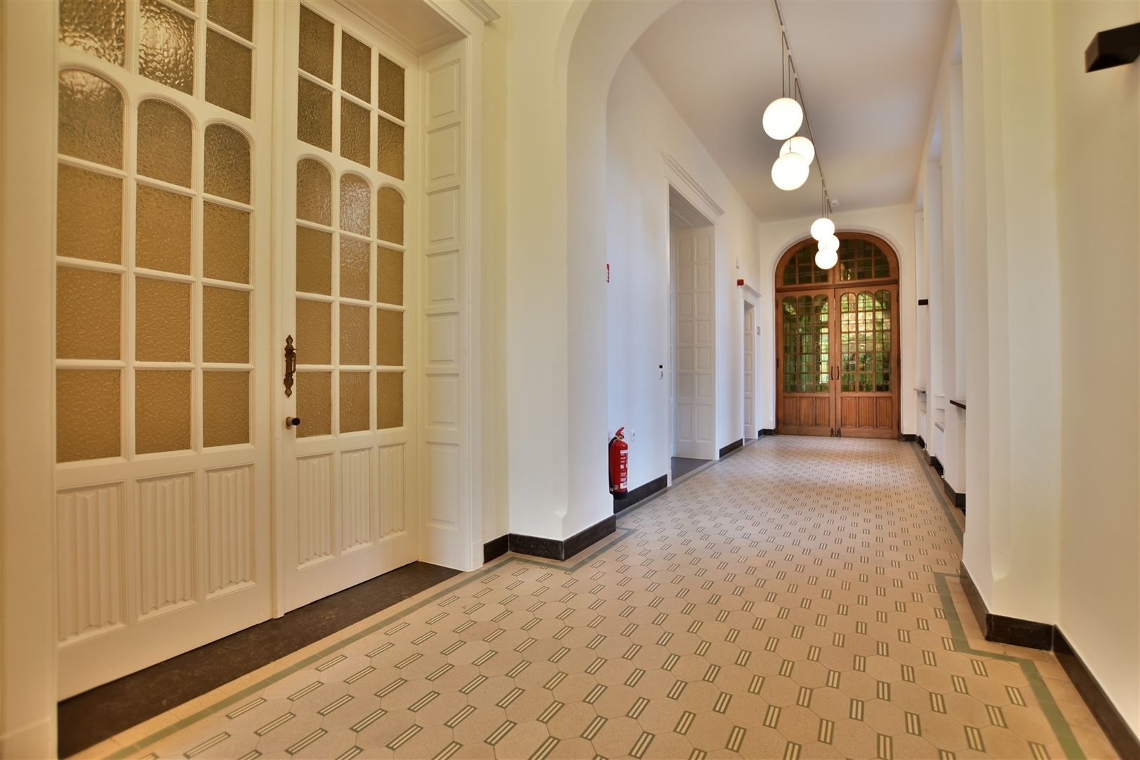 Prachtige assisentiewoning in het beschermd monument genaamd "Zwartzusterklooster" gelegen in het hartje van Dendermonde. foto 1