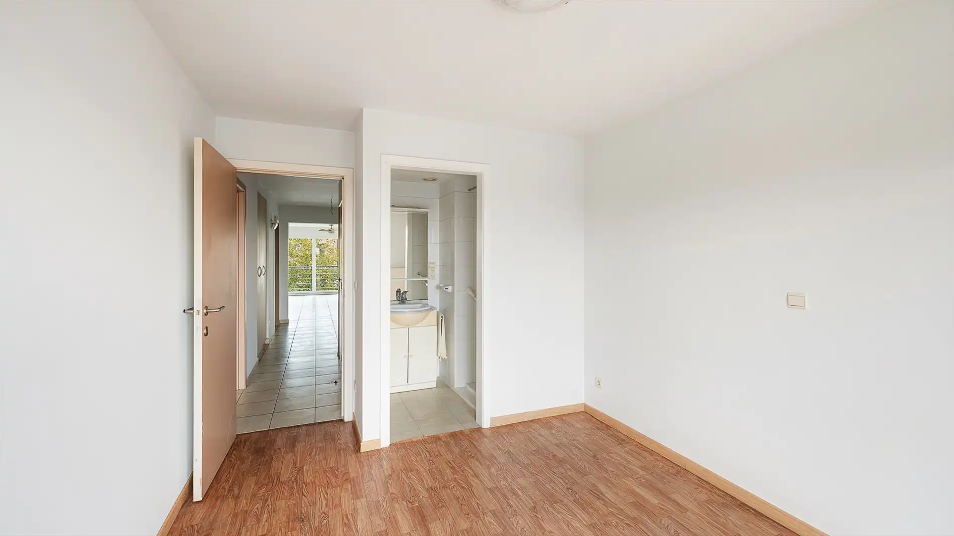 Ruim, breed appartement (105m²) te koop foto 20