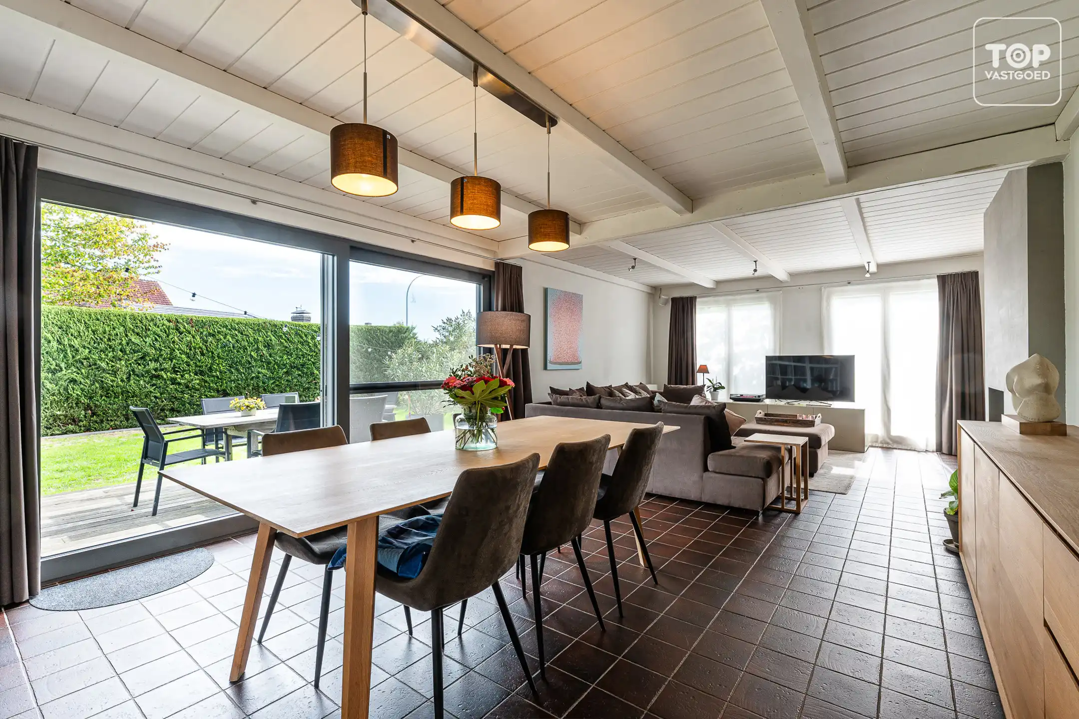 Vrijstaande, instapklare woning met zwembad en zonnige tuin foto 6