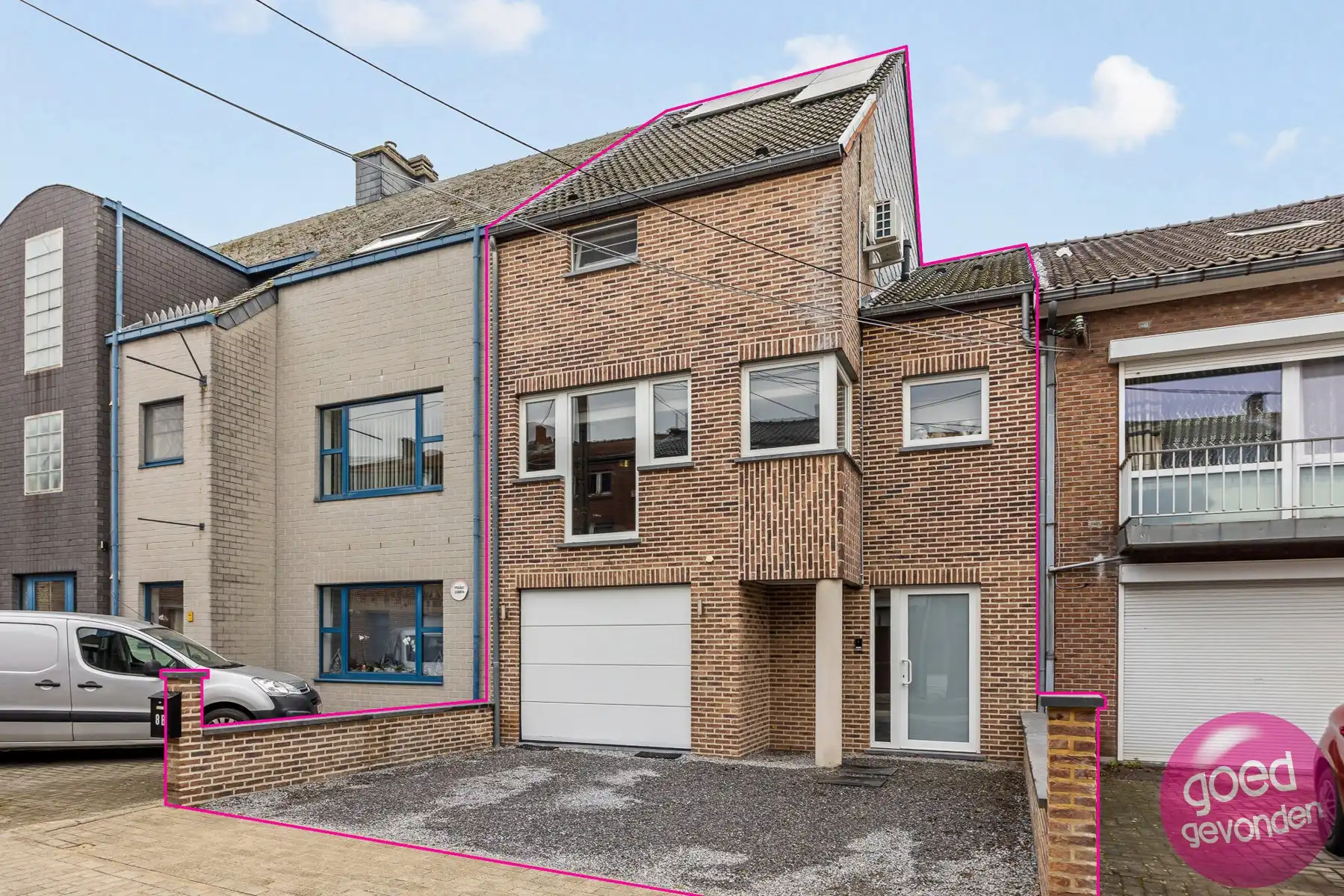 WONING - 3 SLK - 2 BDK - TUIN - TERRAS - GARAGE - PARKING foto {{pictureIndex}}