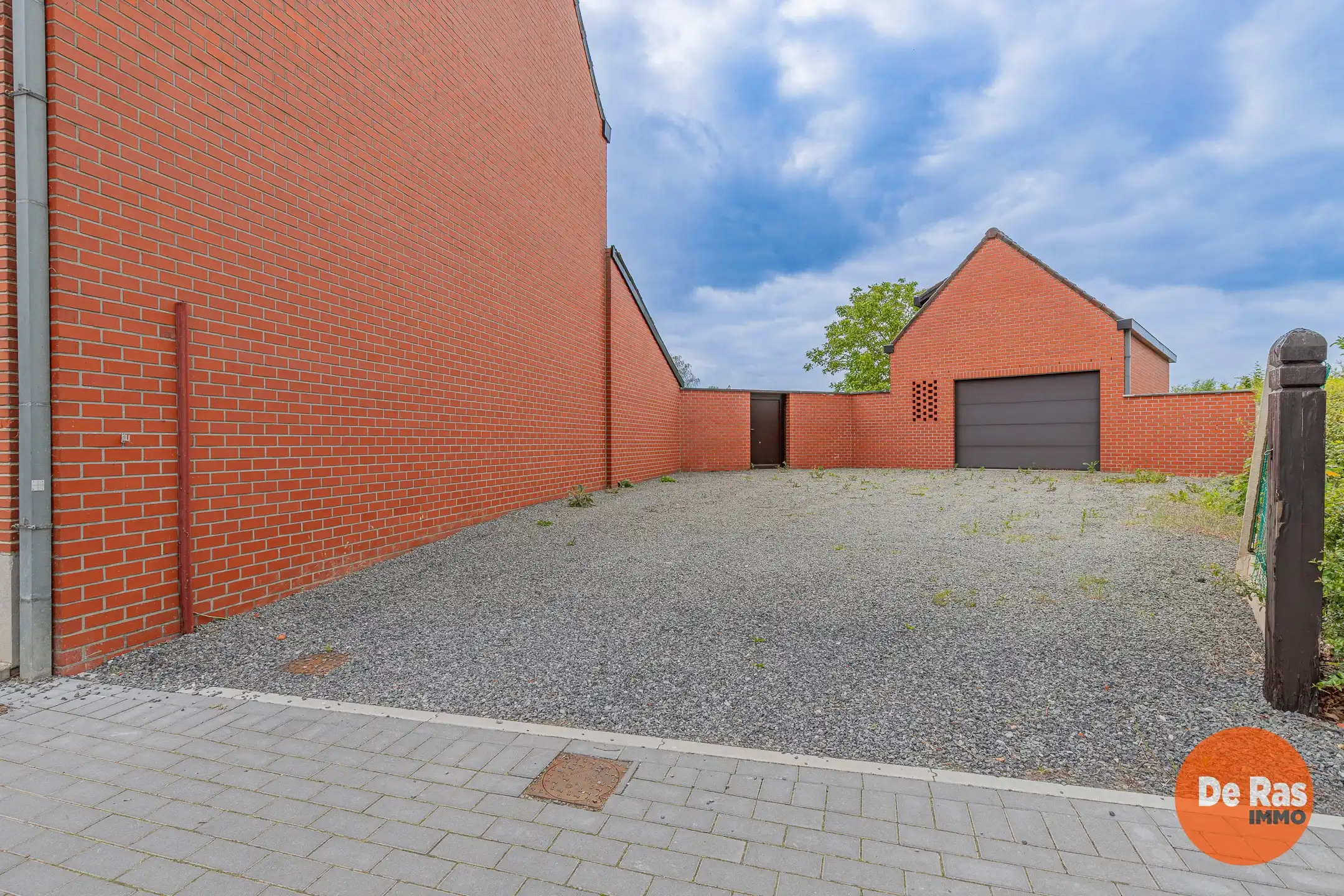 MOORTSELE - Te renoveren woning met tal van mogelijkheden foto 30