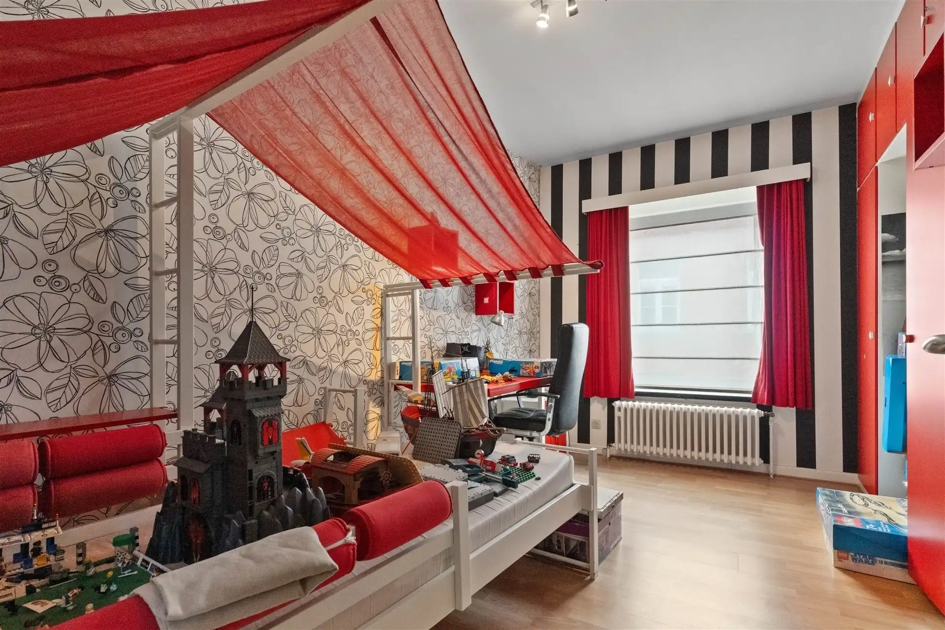 Mooi gelegen pand met veel potentieel foto 22