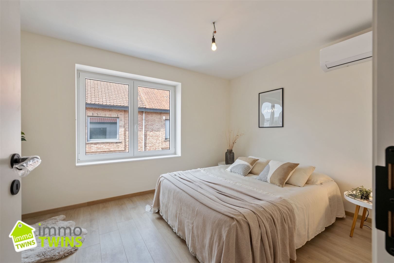 Volledig gerenoveerde woning in het hart van Kemzeke foto 12