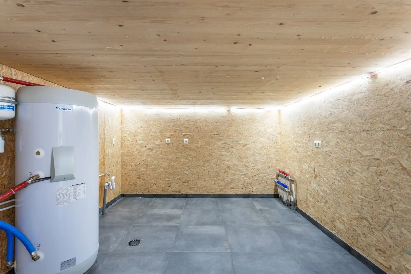 Opbrengsteigendom met gerenoveerde loft (EPC B) en atelier (100m²) naast het station van Braine-le-Comte foto 17