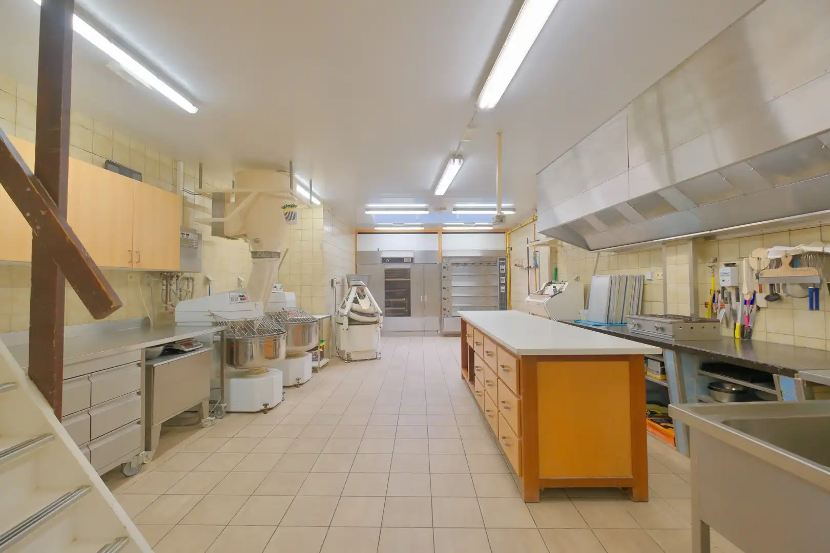 Lichtervelde - Handelswoning met 5 slpks op toplocatie! foto 13