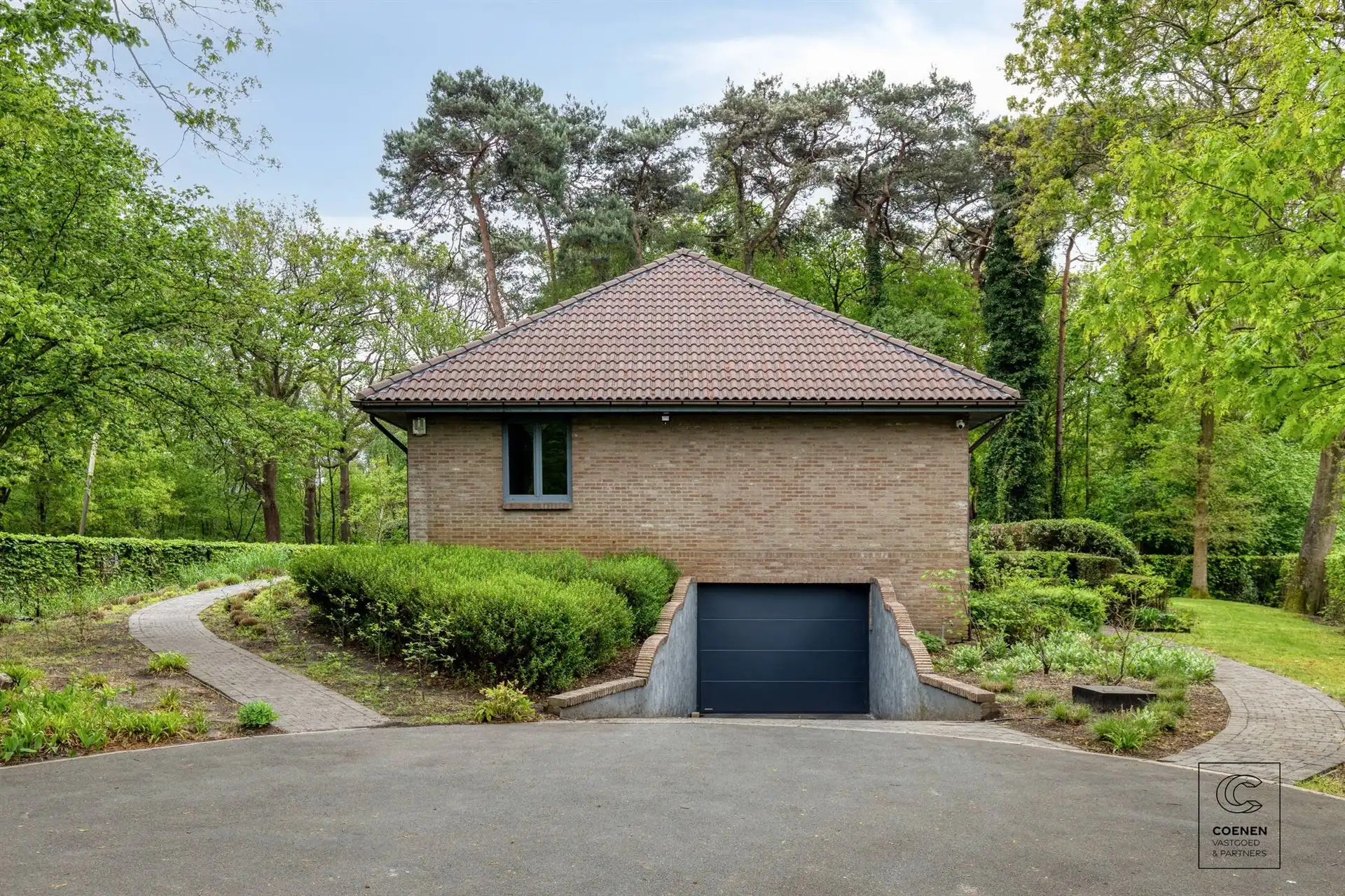 Charmante villa van 424 m² met 4 slpks, royale garage en tuin! foto 34