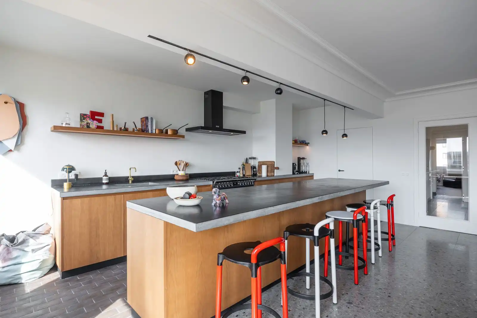 Exclusief appartement met lateraal zeezicht, veel lichtinval en twee grote slaapkamers. foto 5