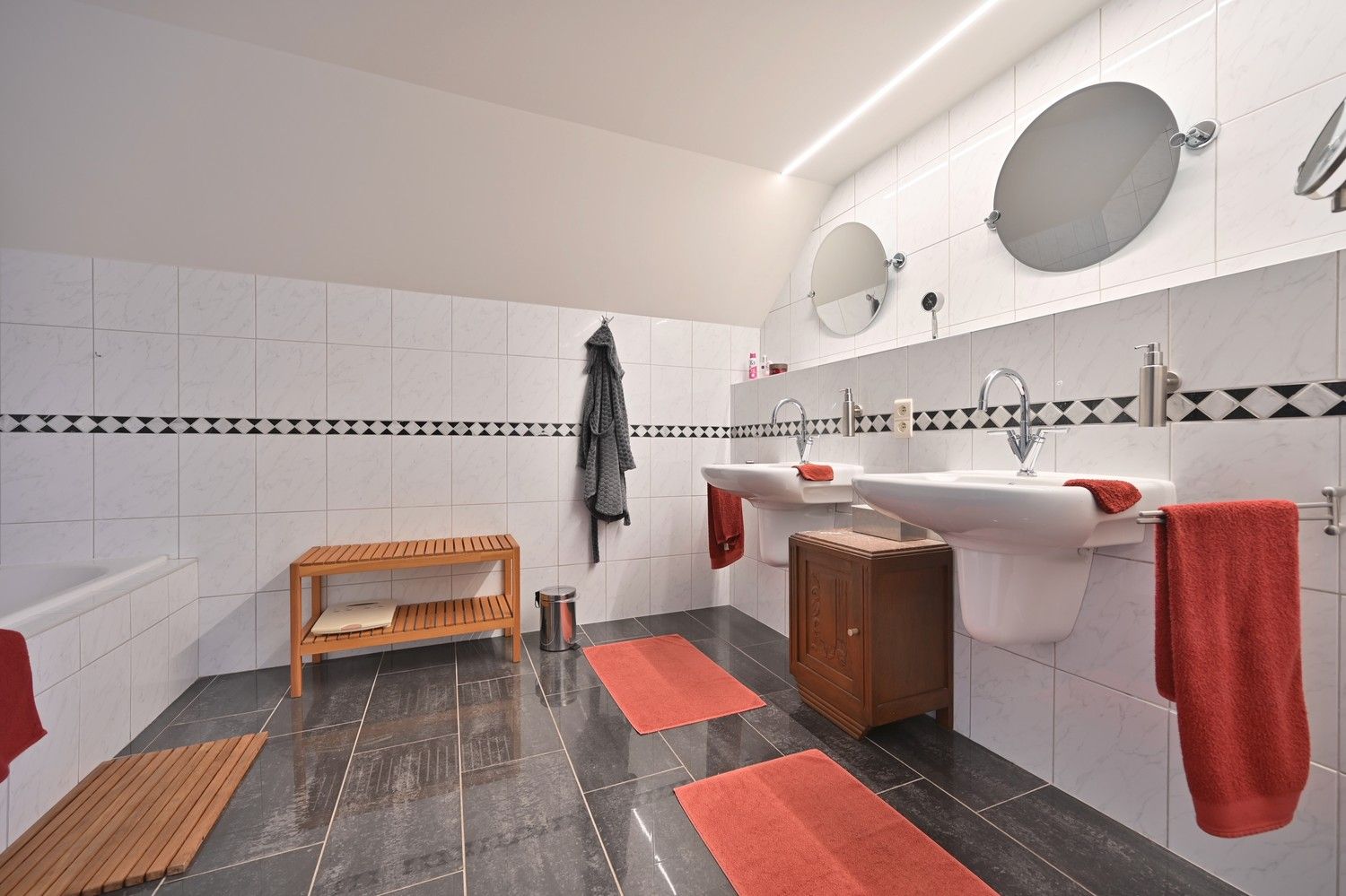 Riante woning met 5 slaapkamers (praktijkruimte), rustig gelegen nabij natuur foto 29