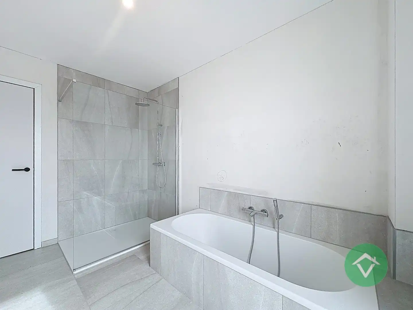 Topper aan de kust: duplex appartement met doorlopend zonneterras foto 20