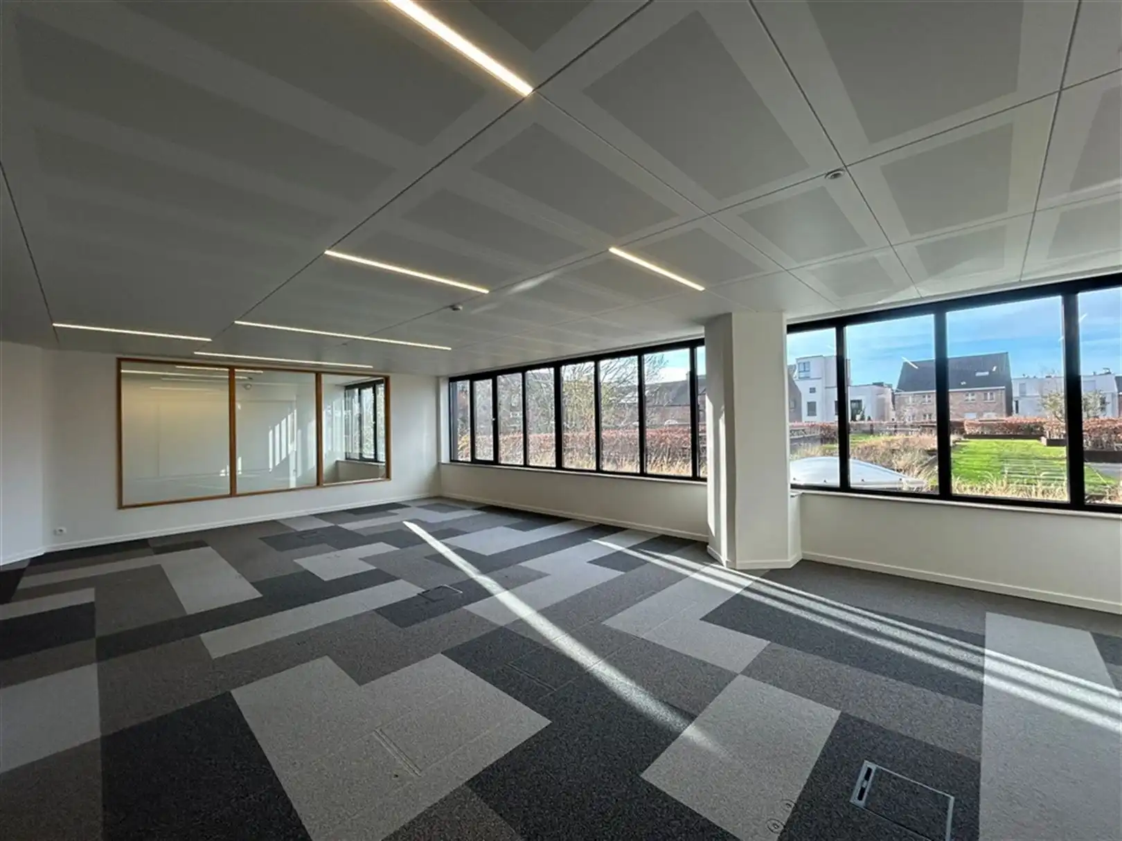 Volledig rerenoveerde kantoren te huur vanaf 150 m² foto 29