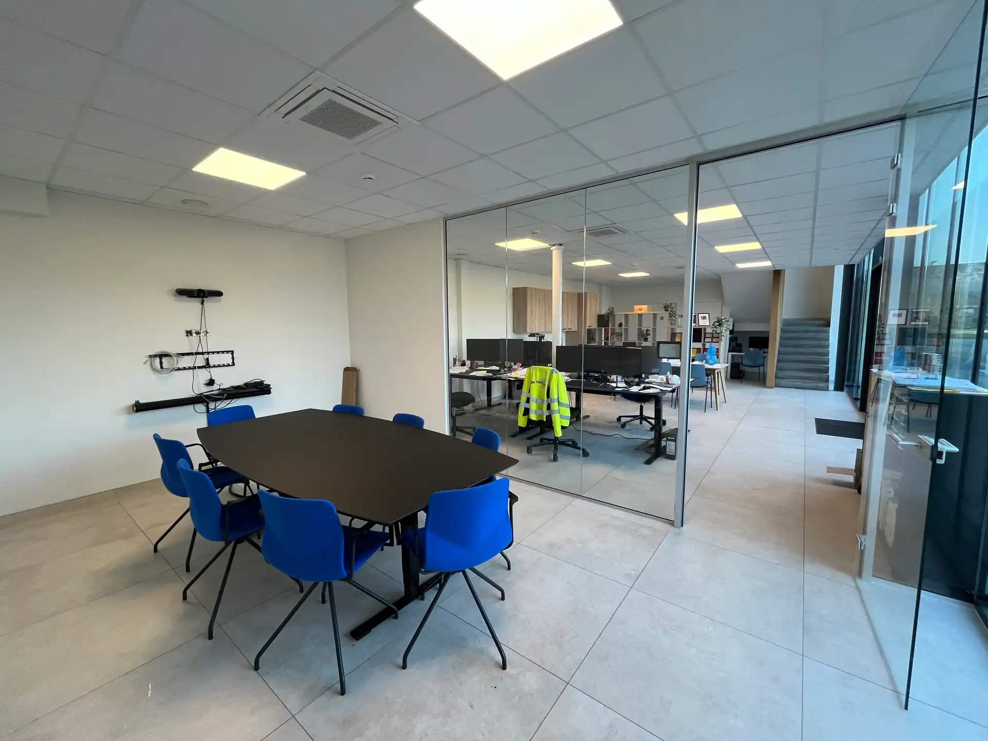 Nieuwbouw magazijn 332m²  met instapklare kantoren 170m² foto 12