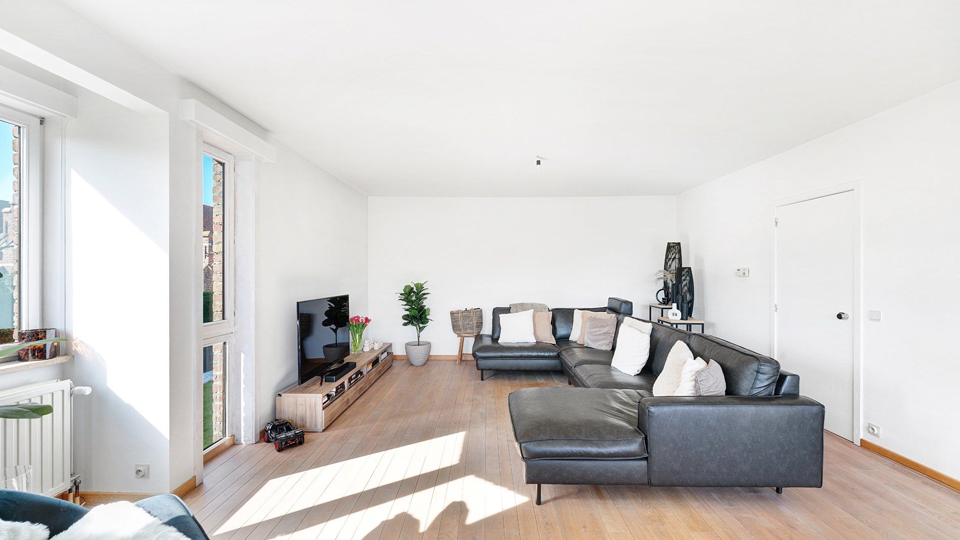 Mooi gelegen appartement (137 m²) te Brugge. Parking inbegrepen. foto 8