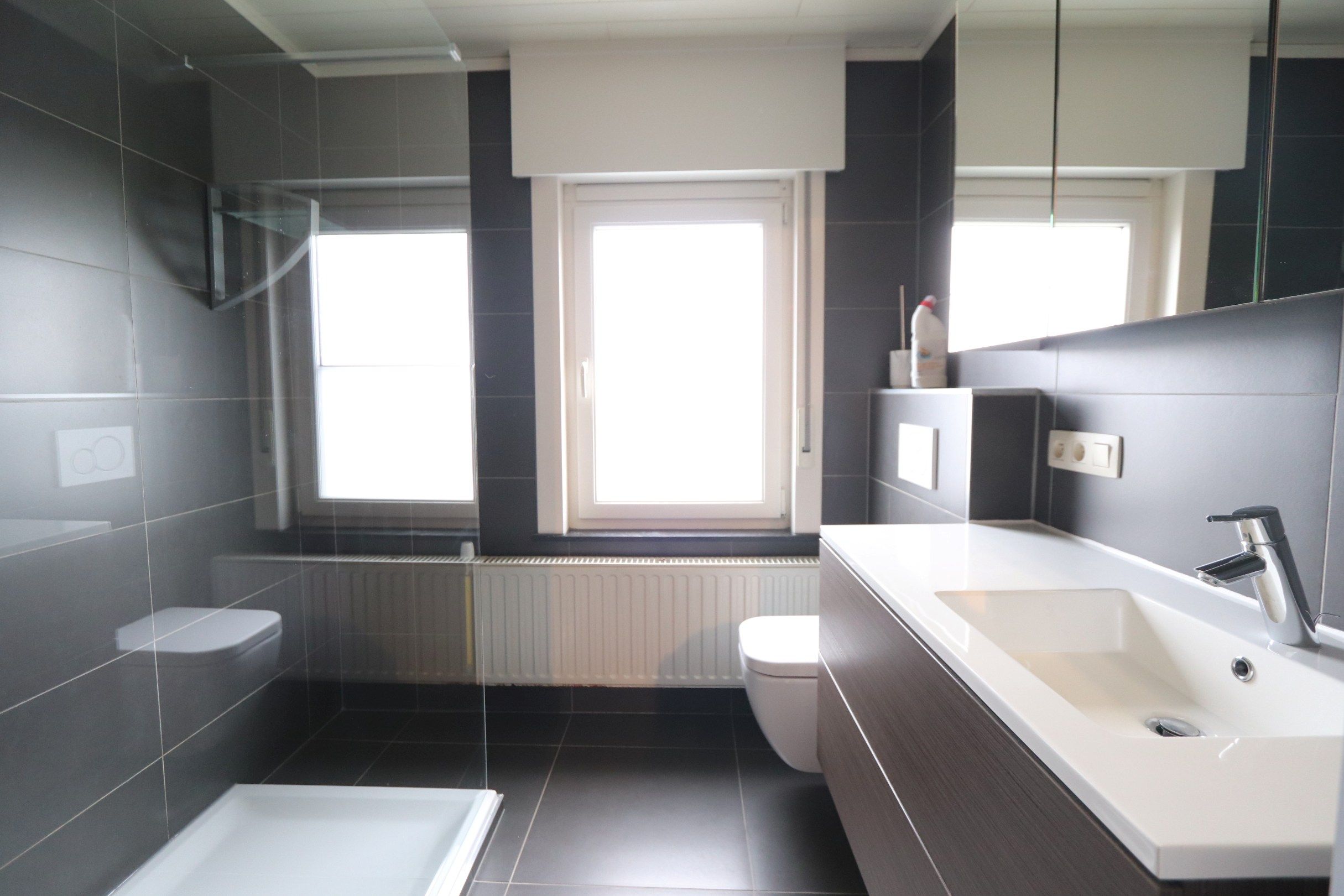 GEZINSWONING MET 4 SLAAPKAMERS EN GARAGE foto 9