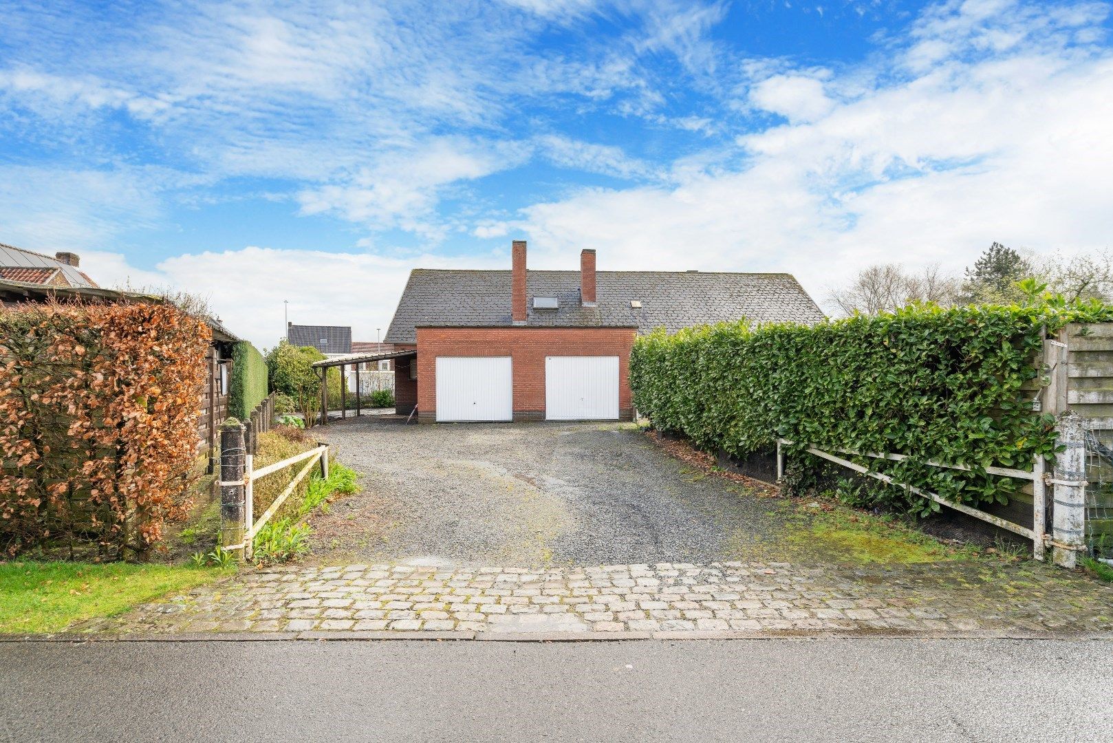 Twee woningen te koop  foto 2