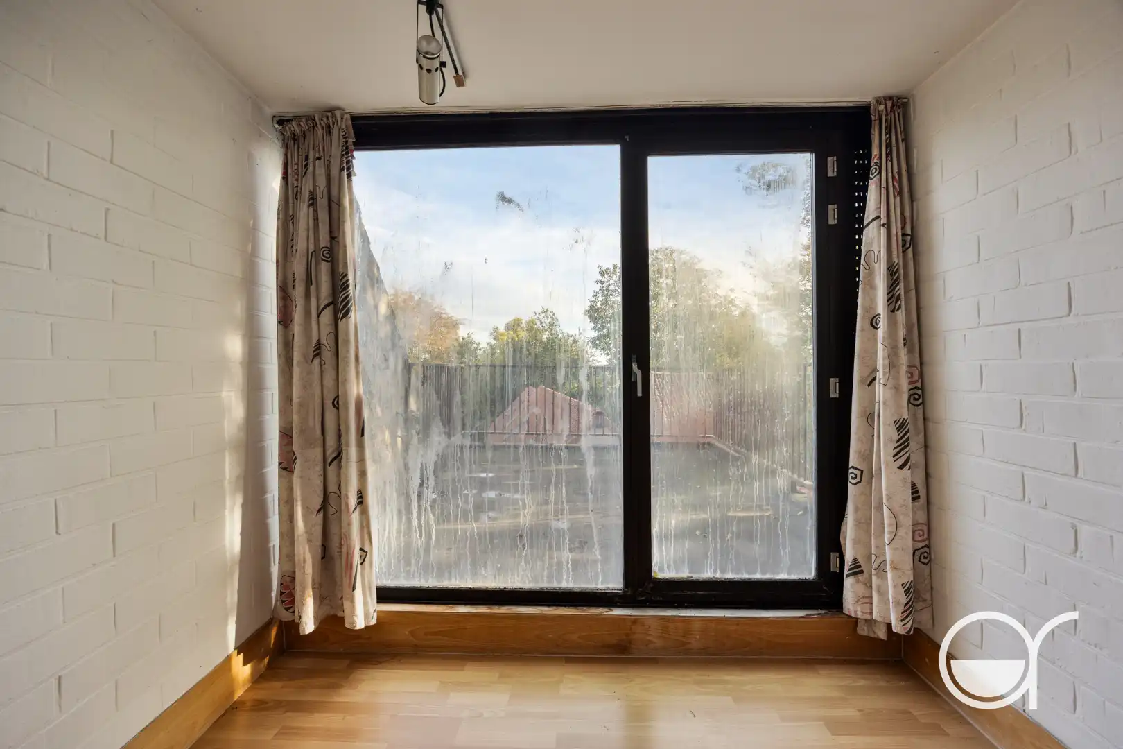 Te renoveren architectenwoning met karakter, koertje en dakterras in Bottelare foto 22