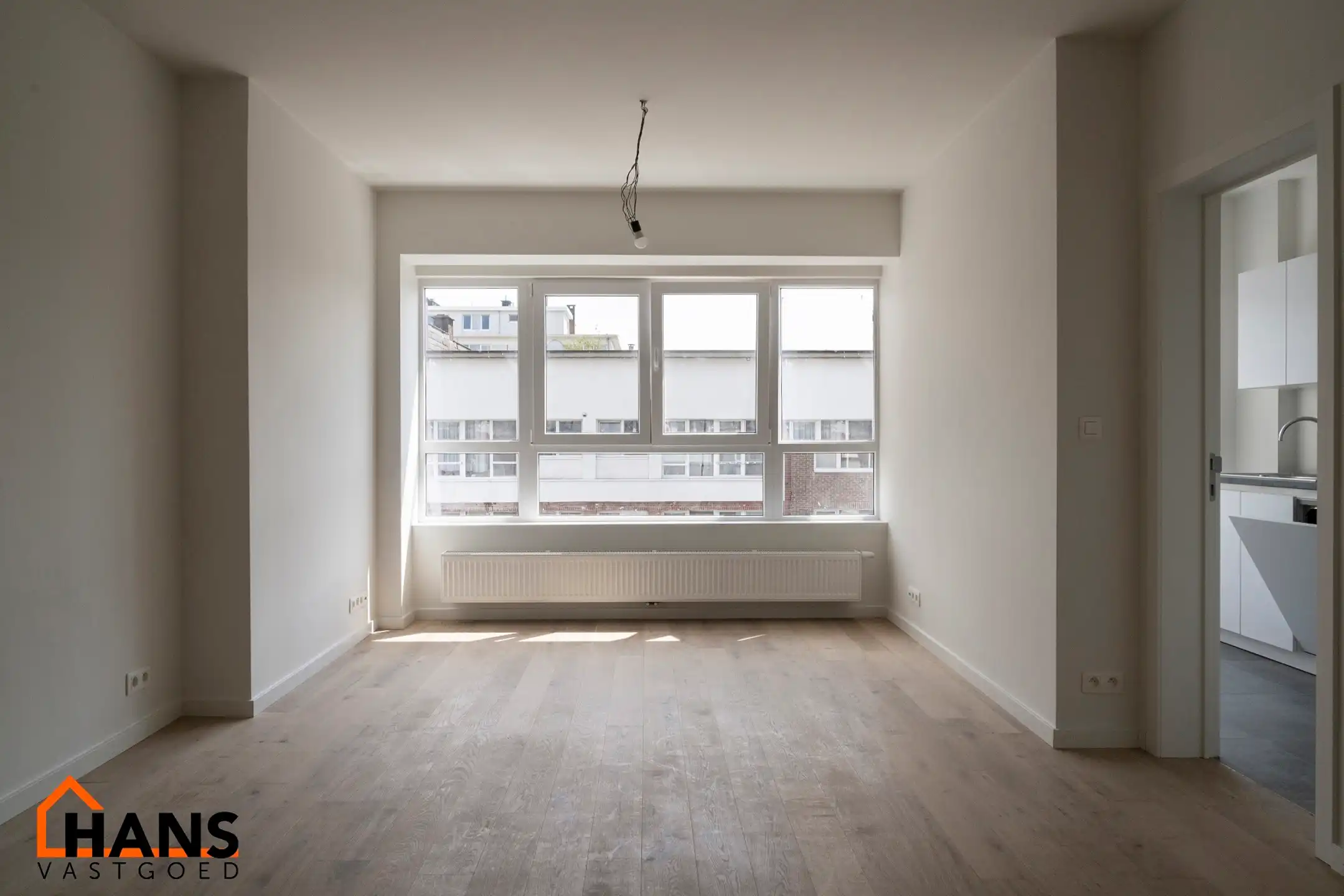Gerenoveerd appartement foto {{pictureIndex}}