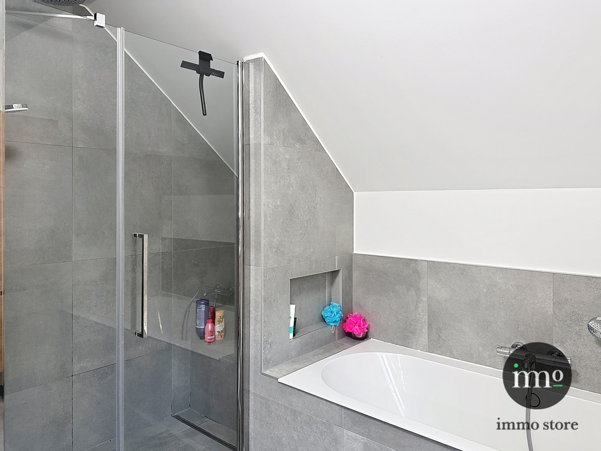 Stijlvolle gerenoveerde villa met prachtig zicht foto 17