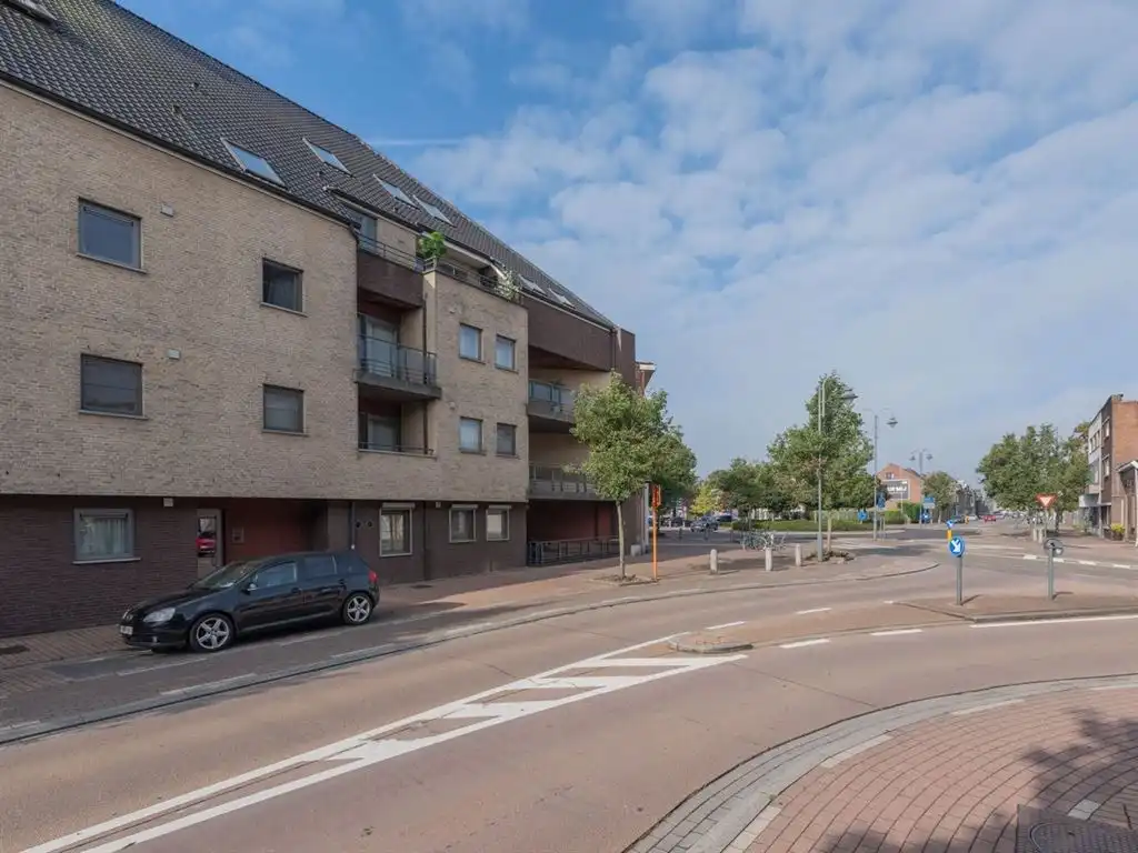 Modern duplex appartement met ondergrondse autostaanplaats foto 2