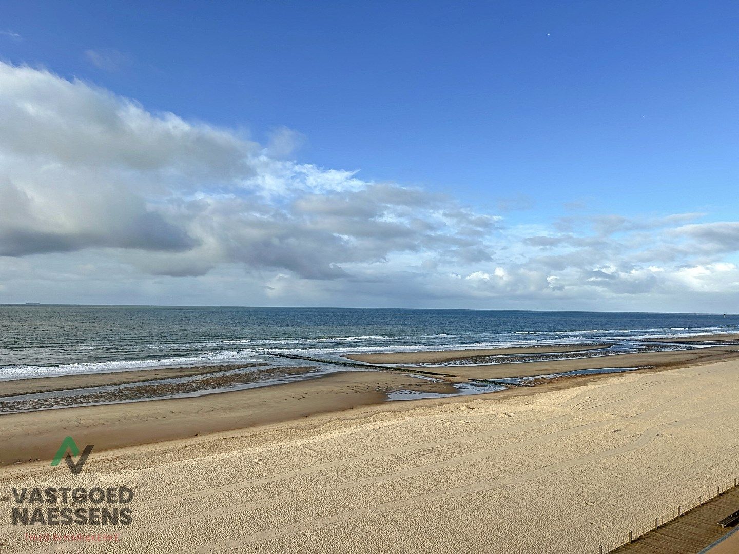 SCHITTEREND VERNIEUWD 2 SLPK APP MET TERRAS EN ZICHT OP ZEE foto 19