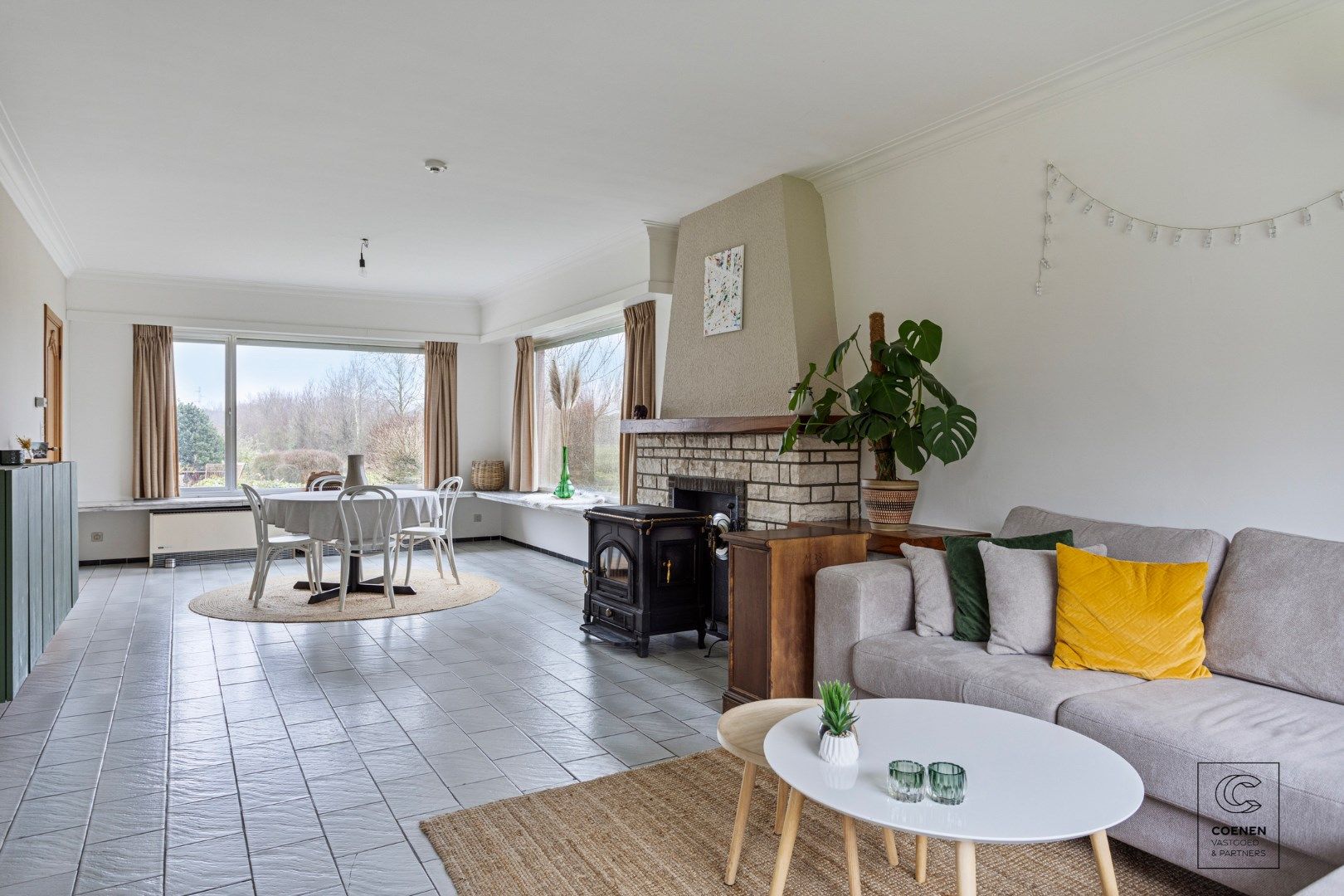 Laagbouwwoning met een bew opp van 194 m², 4 slpk's, op een schitterend perceel van 1807 m² foto 3