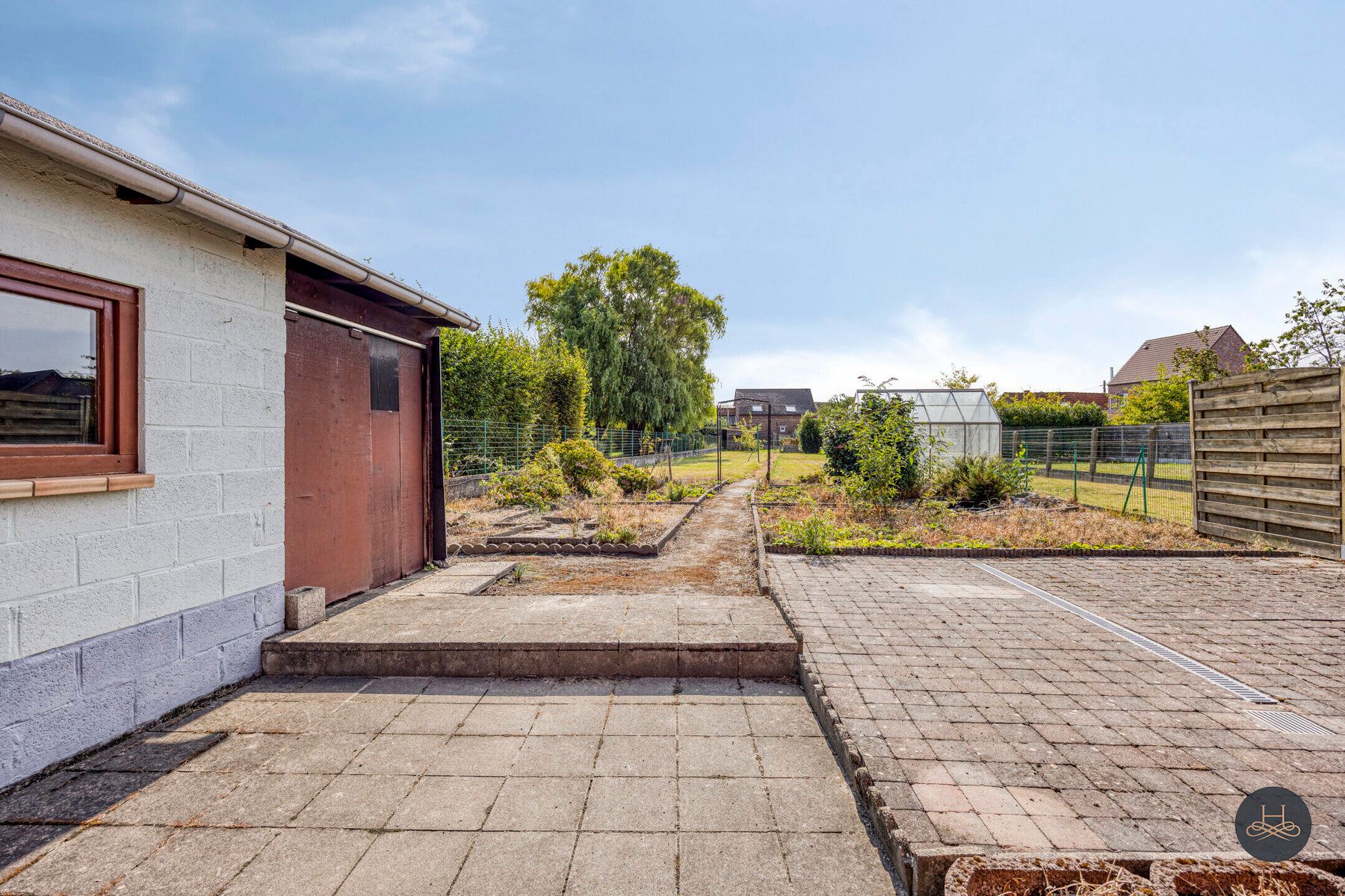 Centraal gelegen woning met grote tuin foto 23