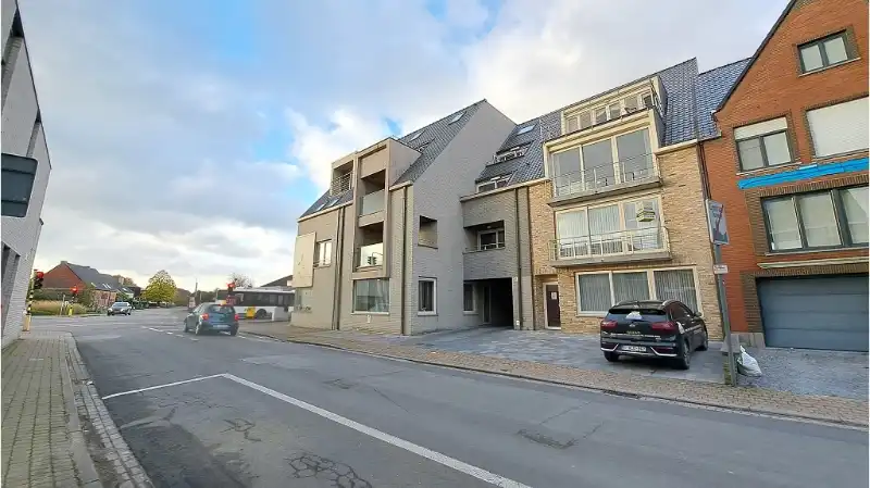 lichtrijk 2-slaapkamerappartement met TERRAS + AUTOSTANDPLAATS te huur in Torhout foto 11