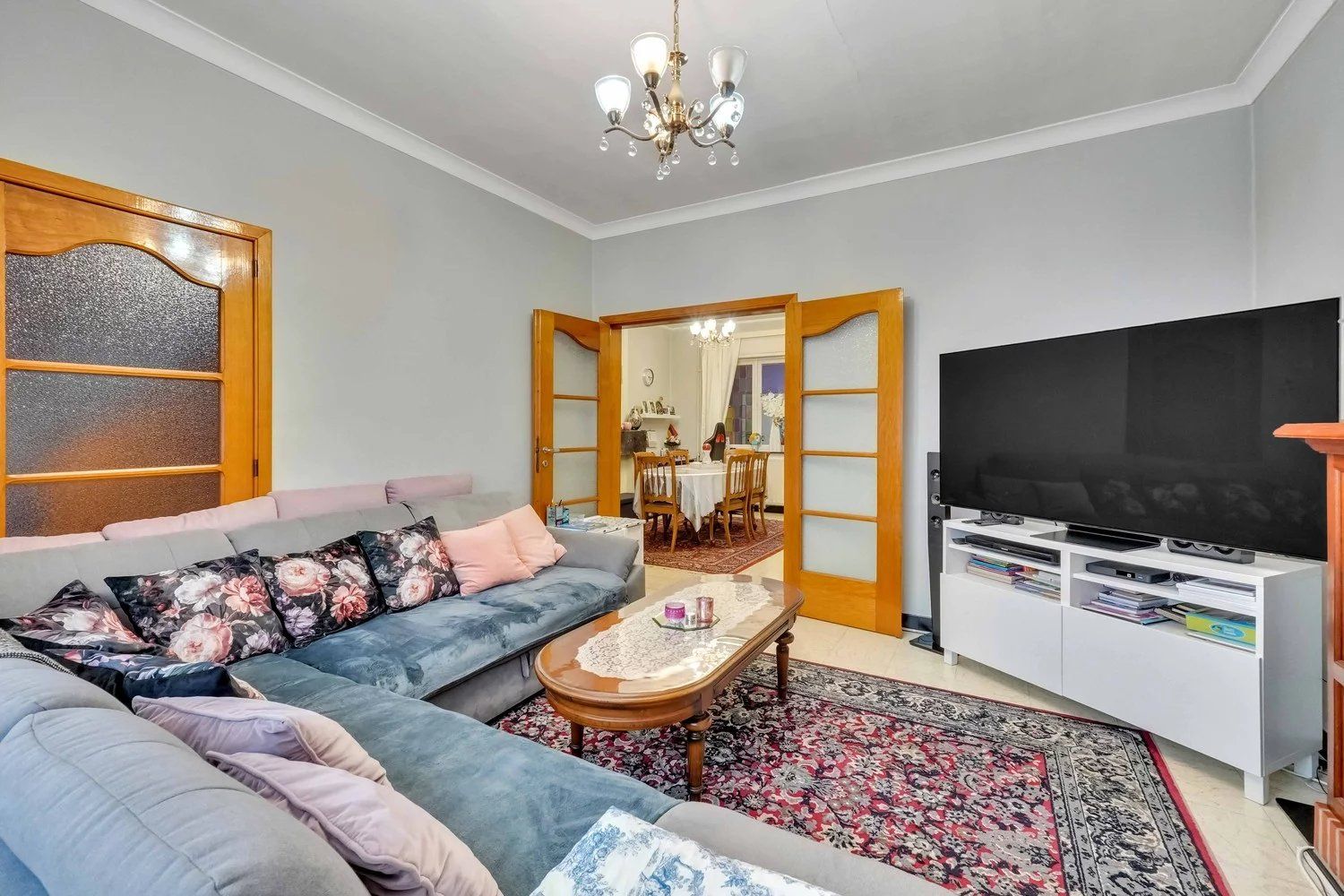 Ruime, te renoveren halfopen woning foto 10