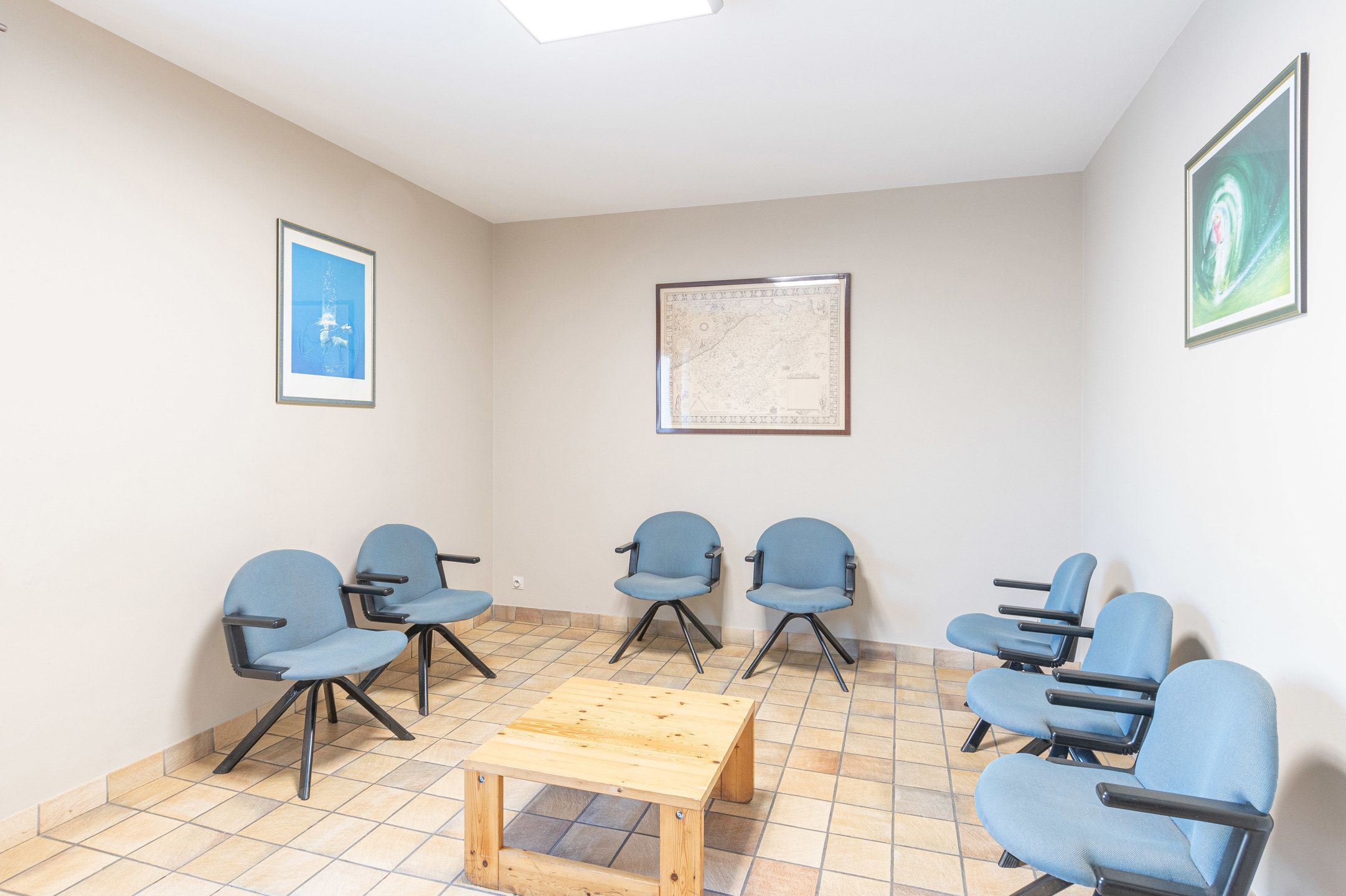 Riante woning met grote praktijkruimte foto 14
