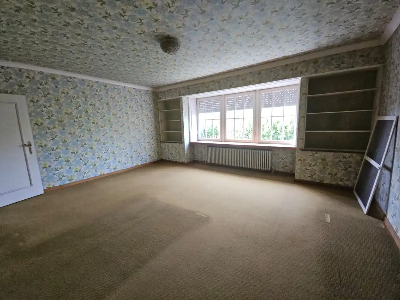 Charmante, te renoveren villa op gunstige locatie foto 23
