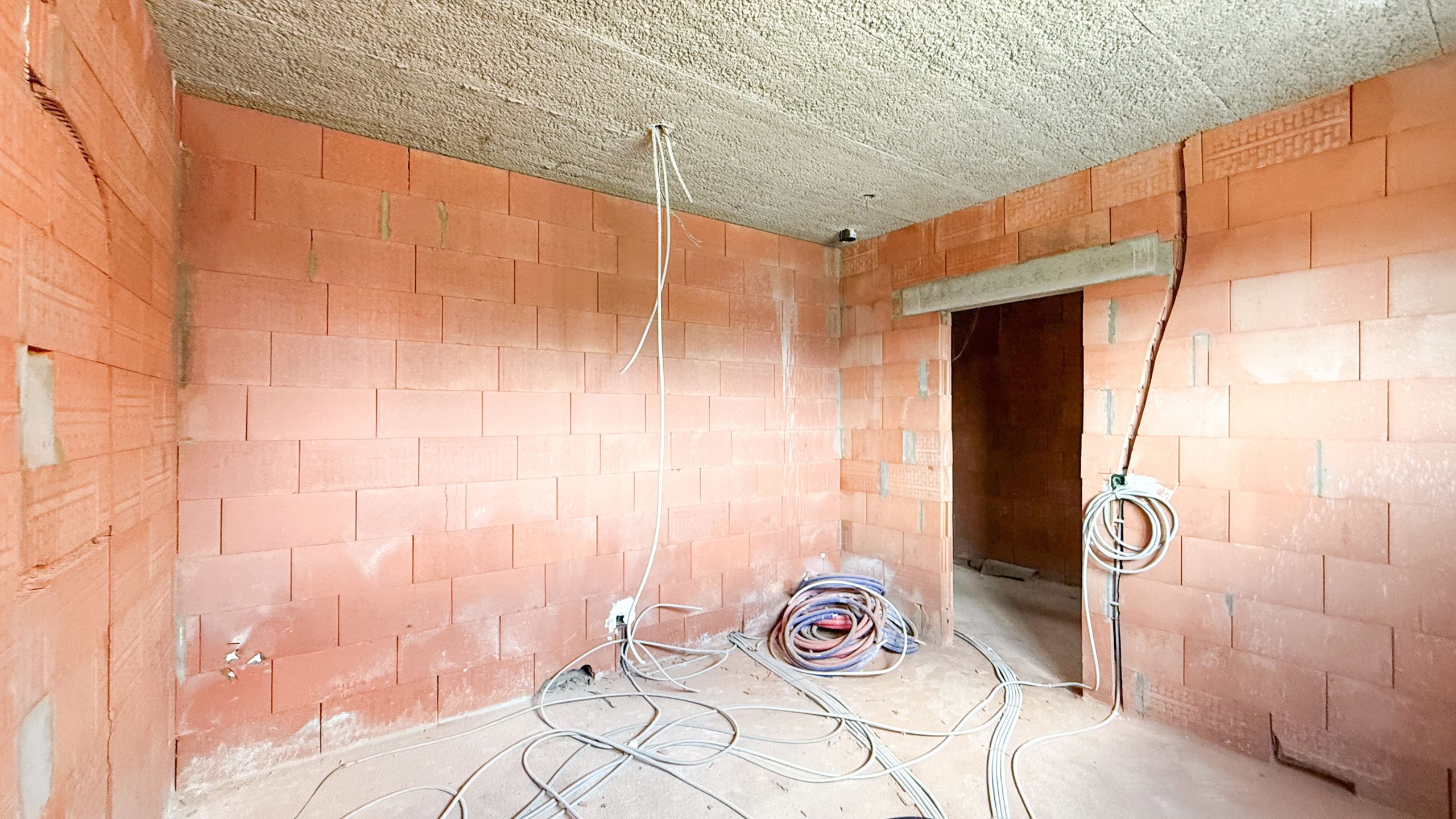 Ruim nieuwbouw casco woning met 3slk en tuin in Houthalen! foto 15