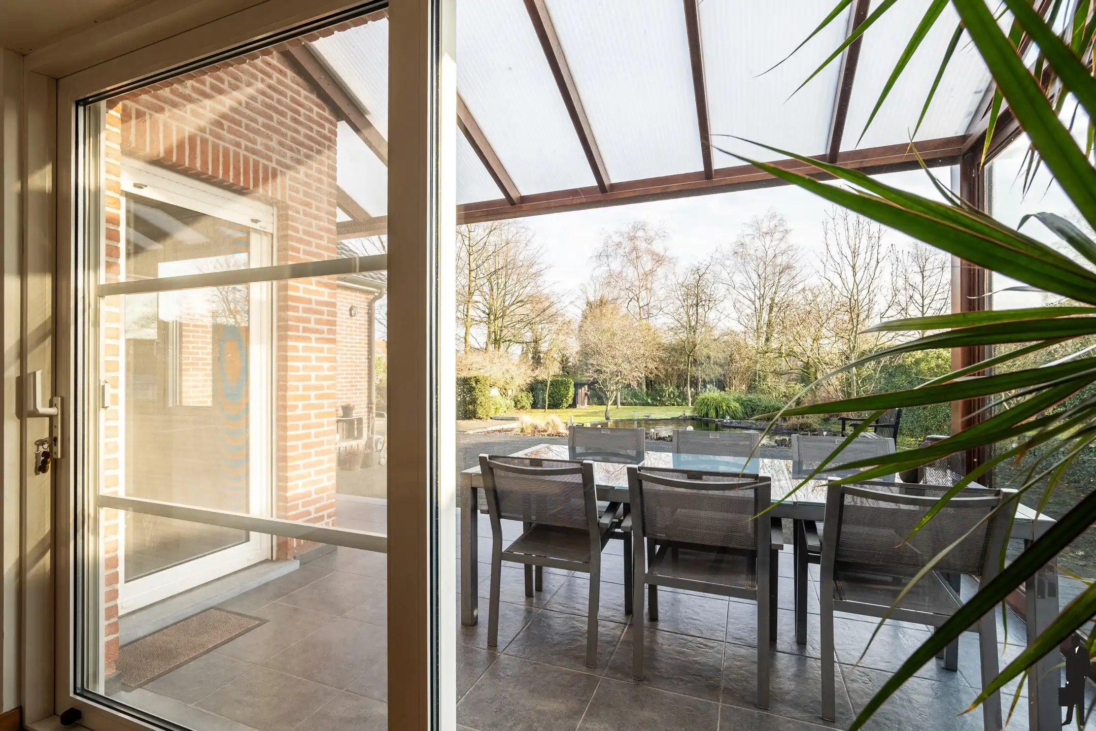 Vrijstaande woning op een ruim perceel van ca. 1.300 m² in hartje Loenhout! foto 12
