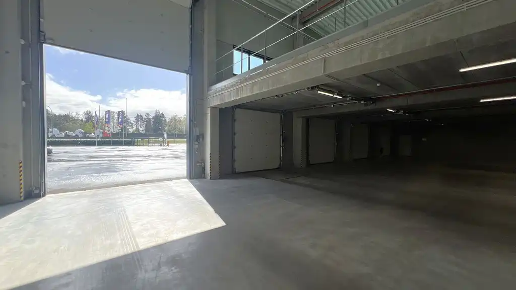 Loods met buitenopslag te huur vlakbij afrit E17 in Sint-Niklaas foto 14