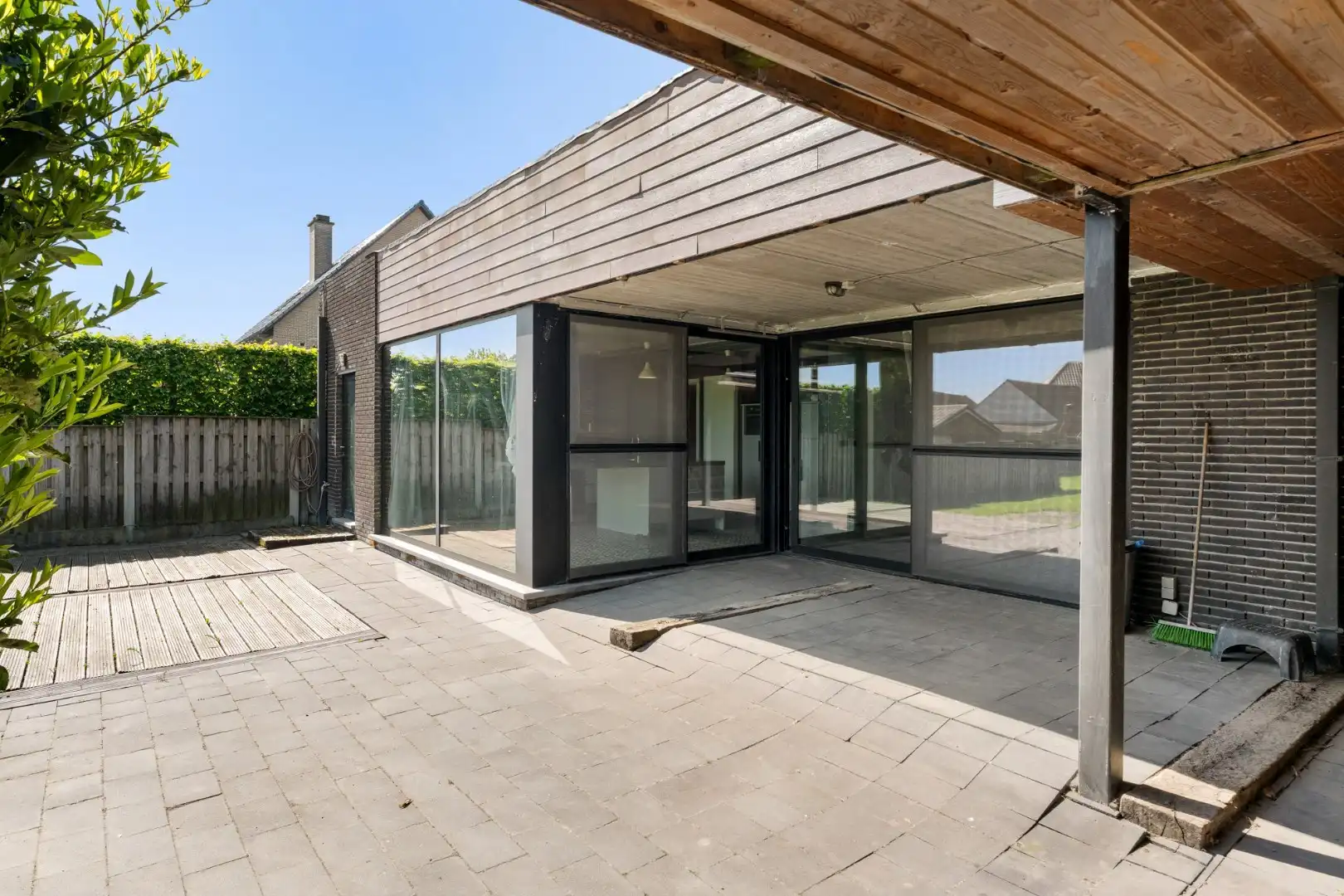 Recente, halfvrijstaande gezinswoning in een moderne bouwstijl op een perceel van 11a06ca! foto 18