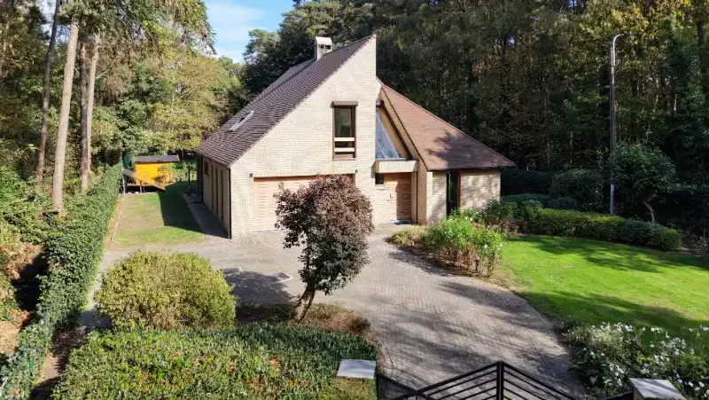 Instapklare moderne villa van 310m² op 19 are met mooie tuin foto 25