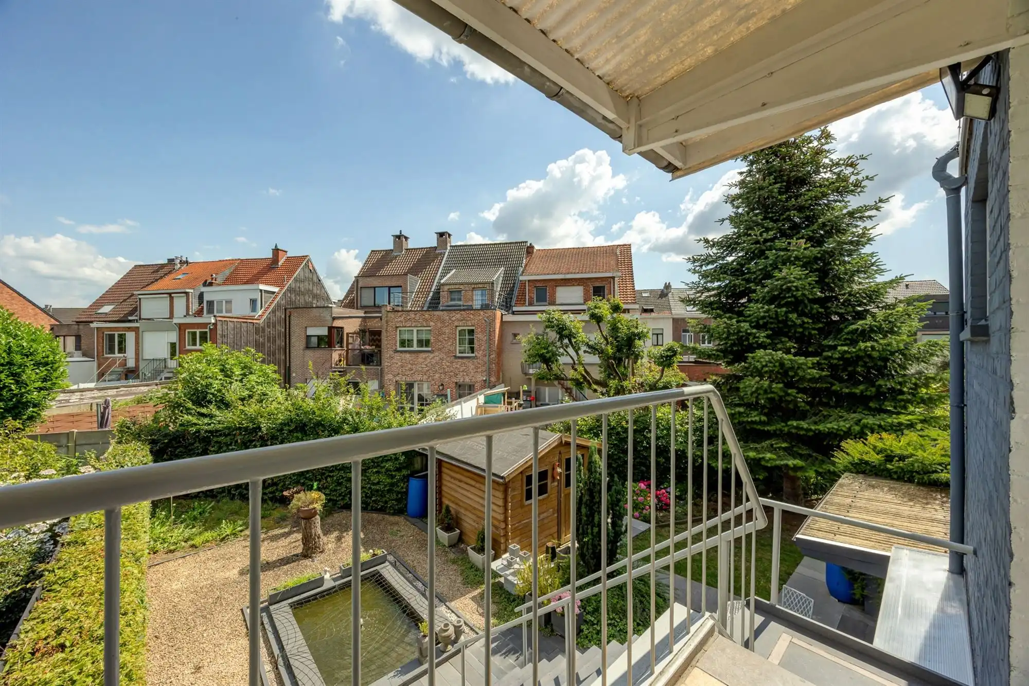Gedeeltelijk gerenoveerde tweewoonst met tuin en garage foto 19