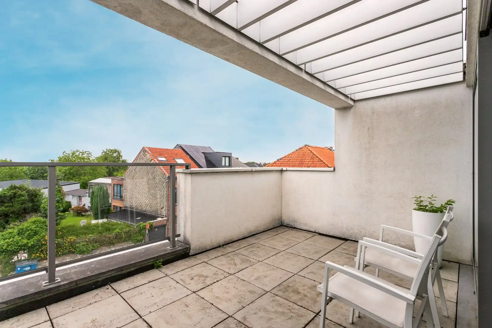 Instapklaar duplex app. met garageboxen te Beersel foto 16