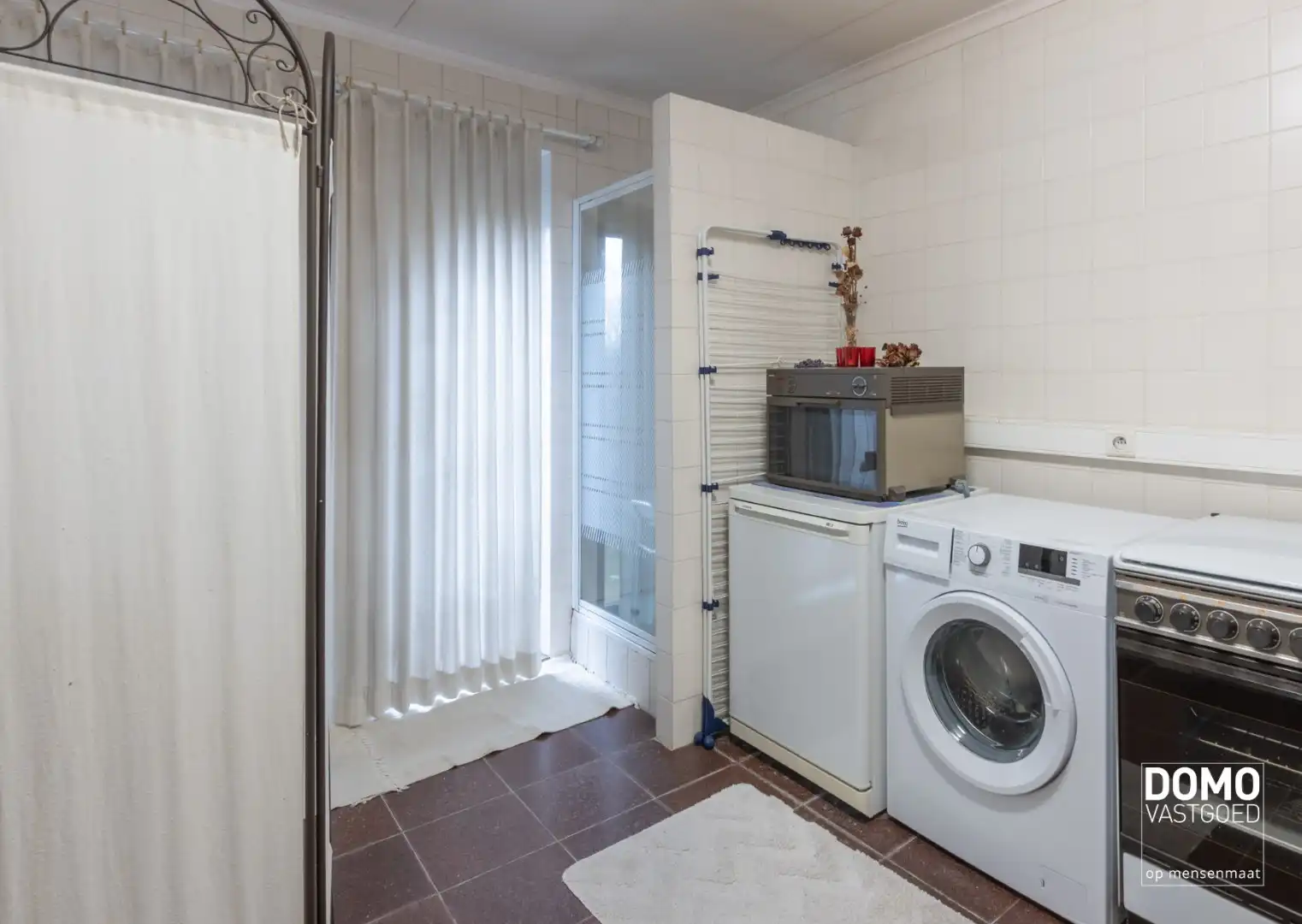 DEELS GERENOVEERDE WONING MET 3 SLAAPKAMERS, GARAGE EN RUIME TUIN TE KOOP IN KERMT  foto 14