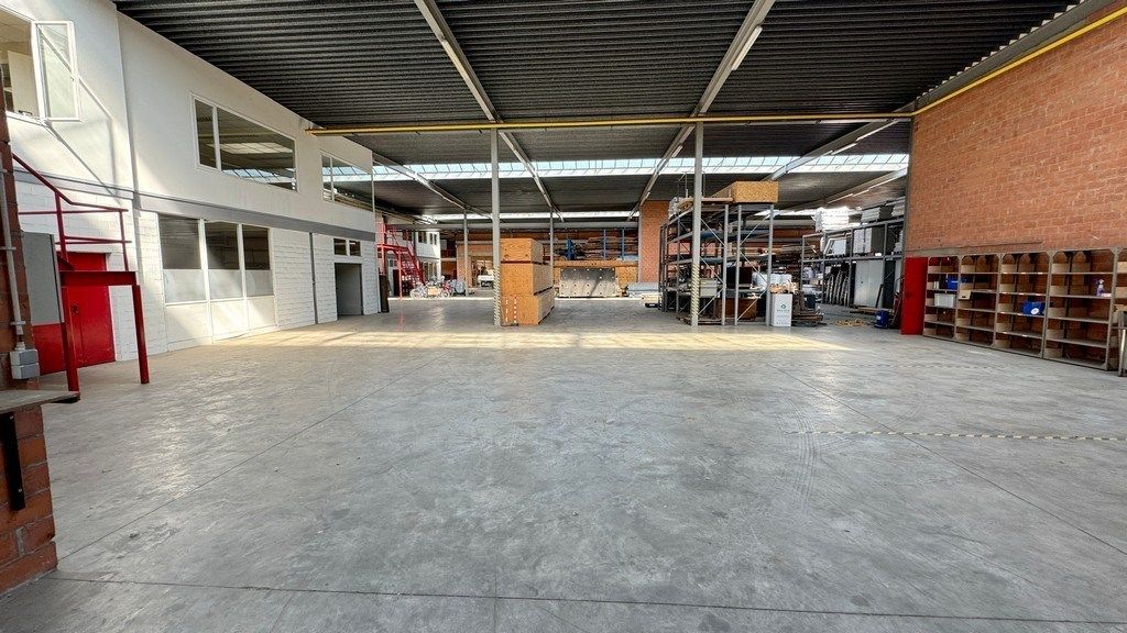 Magazijn met kantoren te huur vlakbij A12 in Wilrijk foto 12