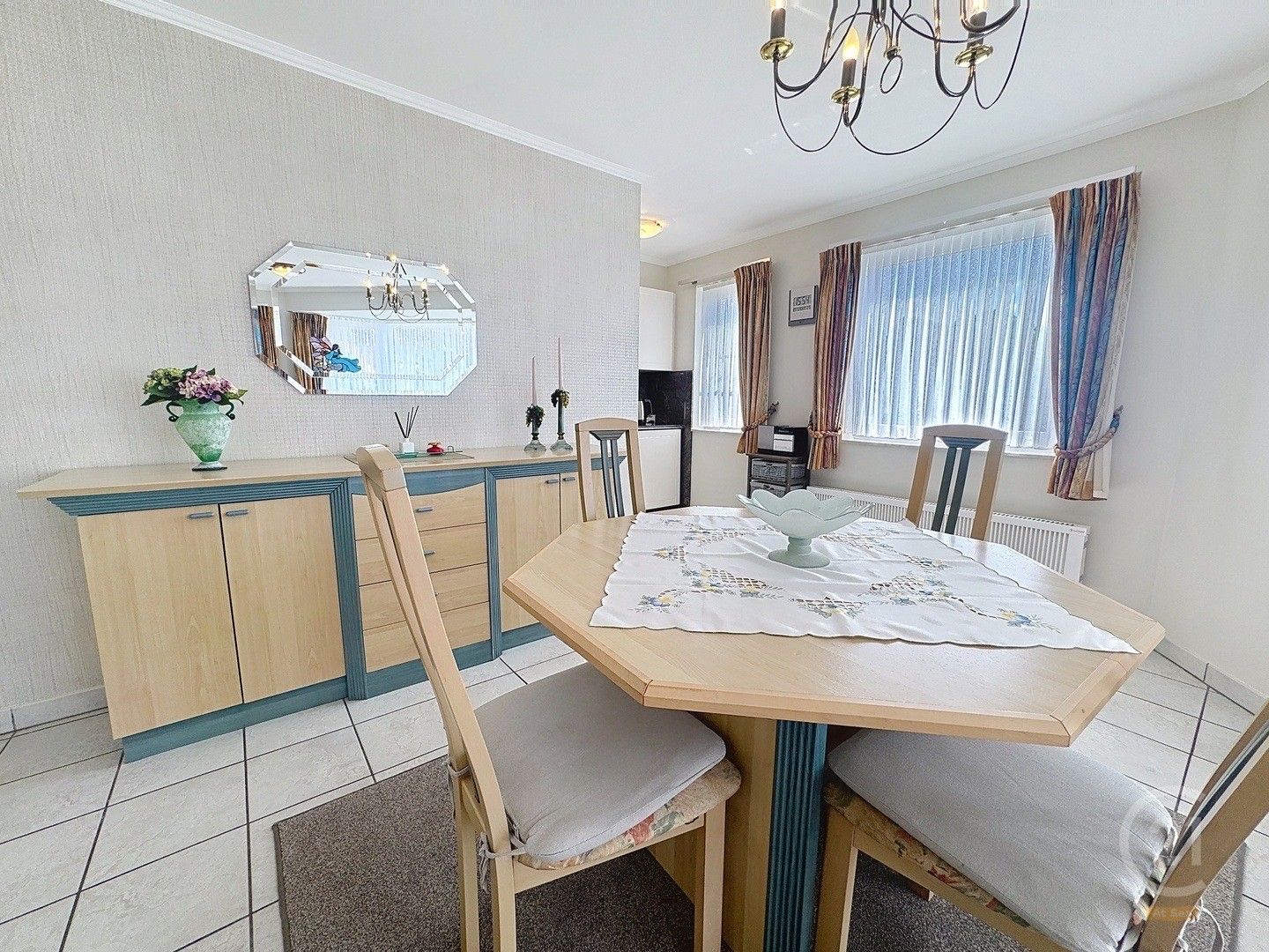 Instapklaar, zonnig appartement in hartje Westende Bad met 2 slaapkamers foto 4