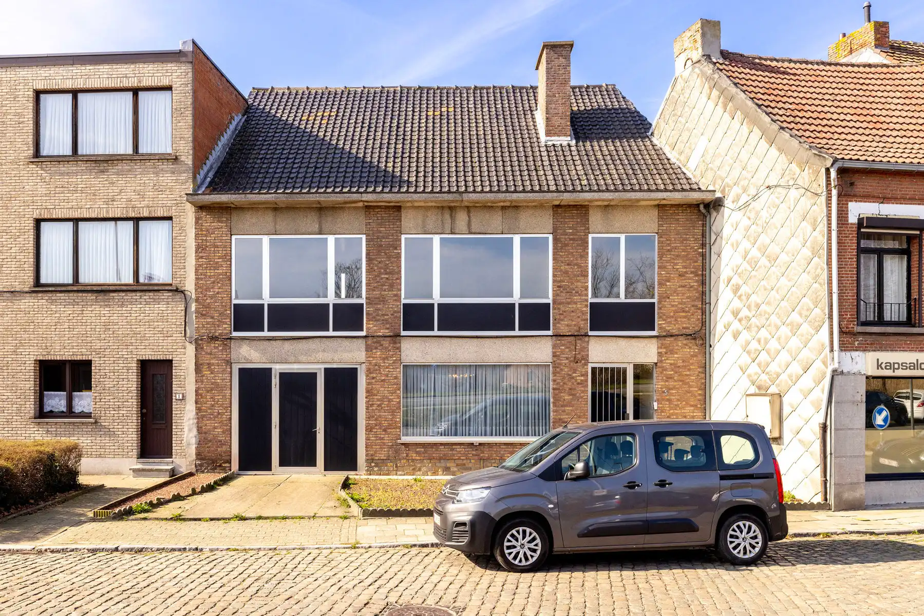 Hoofdfoto van de publicatie: Te renoveren woning met 4 slaapkamers in Lier