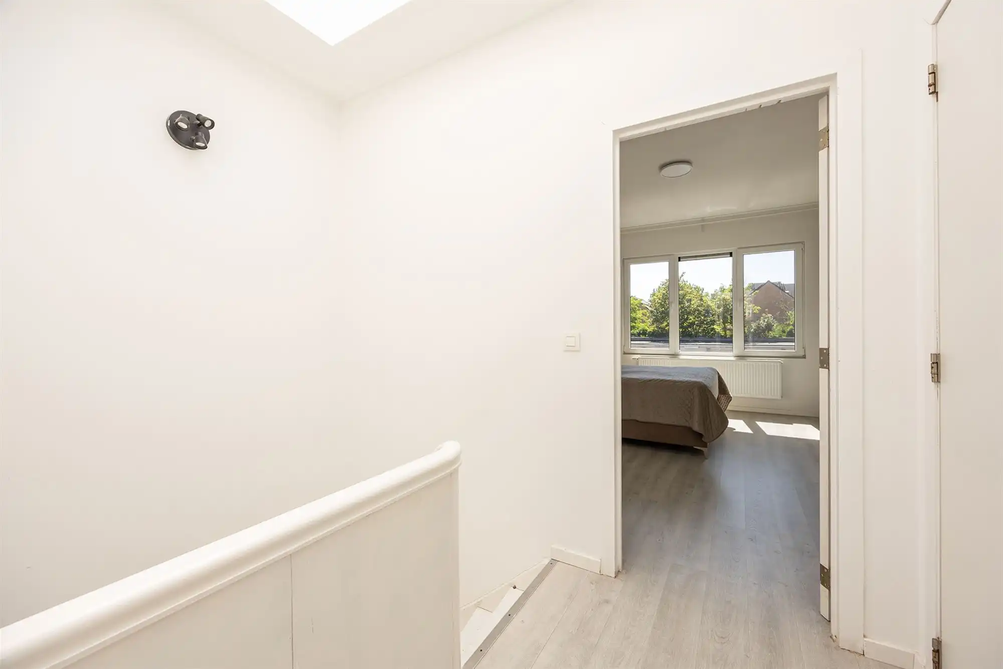 Instapklaar eengezinswoning met 3 slaapkamers en tuin foto 12