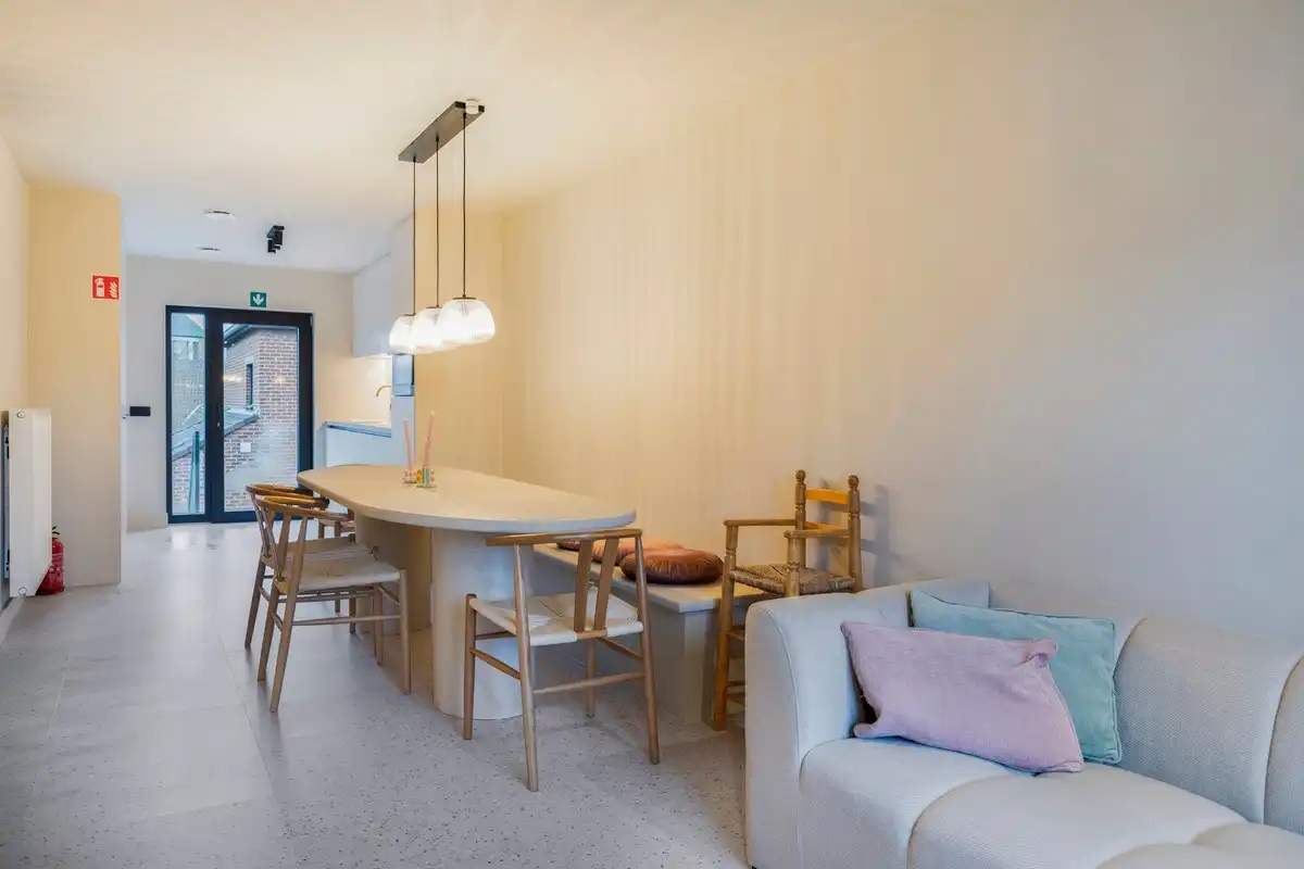 VOLLEDIG GERENOVEERD HUIS OPGESPLITST IN 2 PRACHTIGE APPARTEMENTEN foto 6