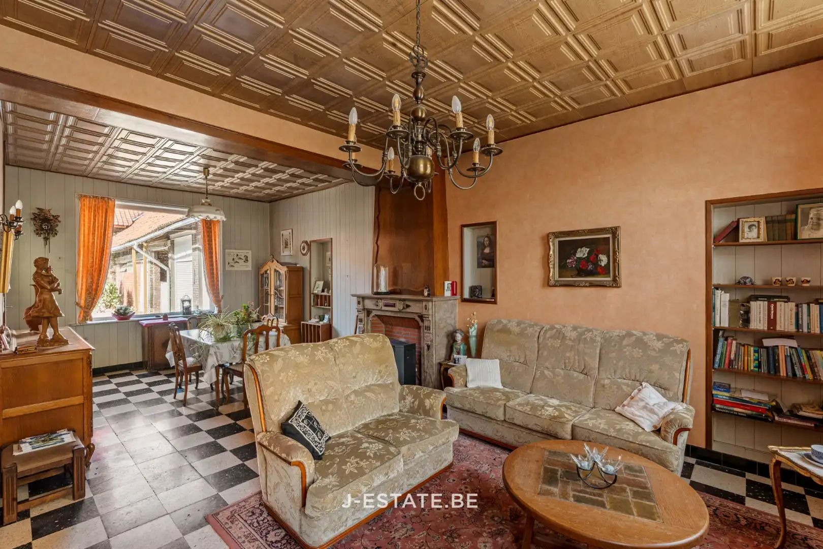 Authentieke vierkantshoeve met binnenplaats, bijgebouwen en prachtig uitzicht foto 12