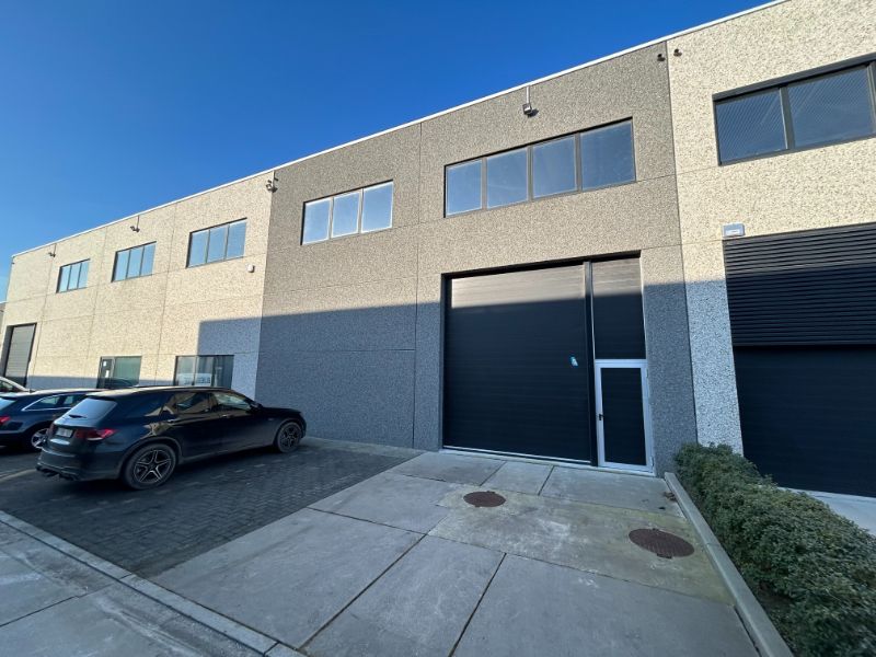 Recent magazijn van 216 m² op toplocatie in Sluis Eke foto 10