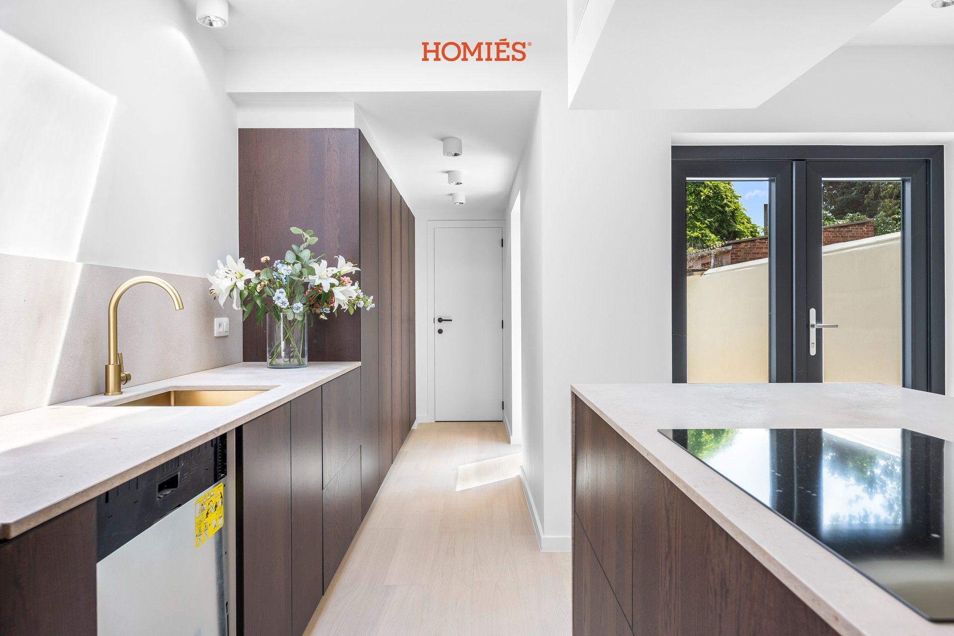 Hoogwaardig gerenoveerde woning in een verkeersluwe straat foto 9