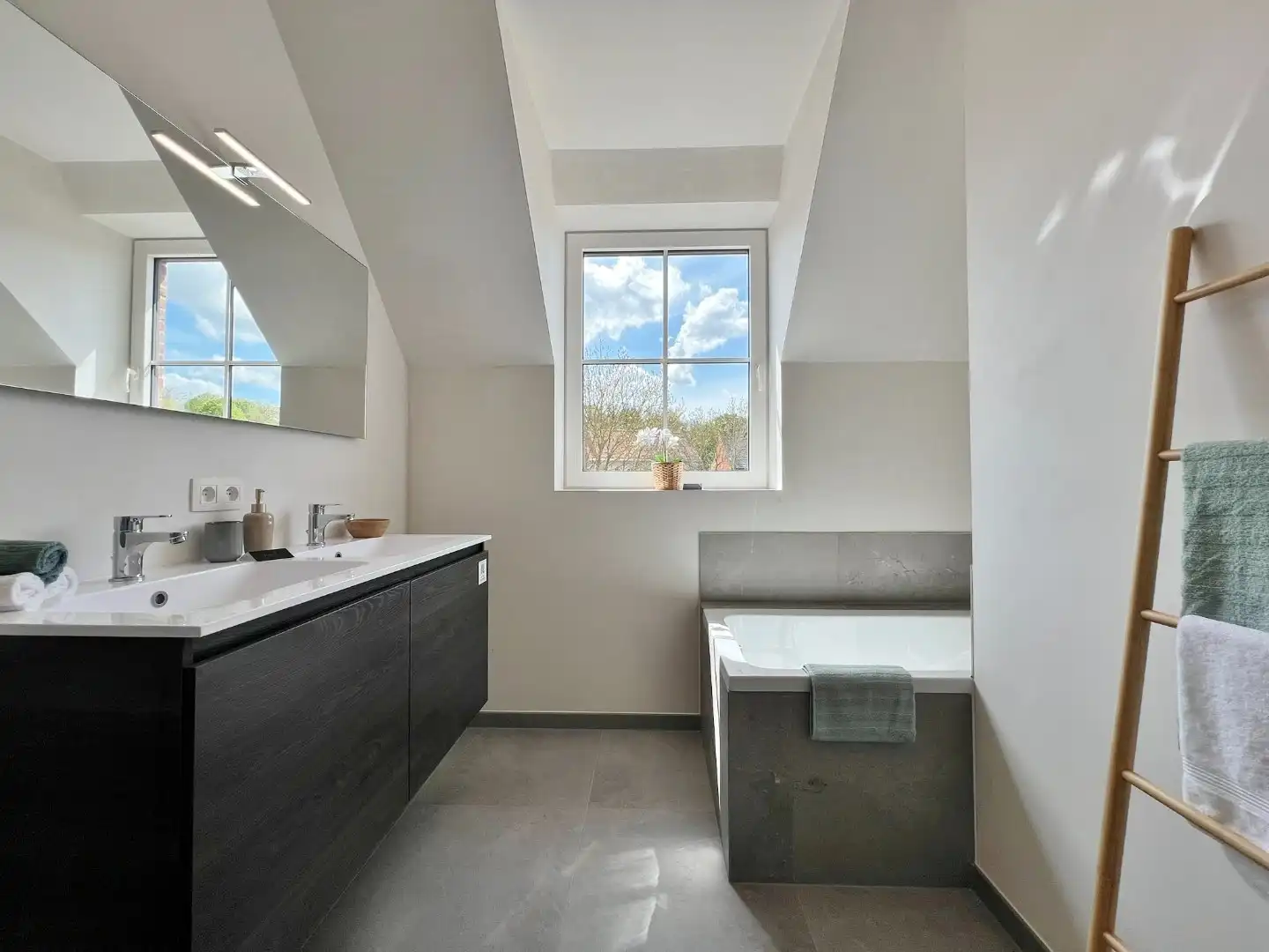 Halfopen karaktervolle nieuwbouwwoningen met dubbele garage en tuin. ( 6%btw mogelijk ) foto 19