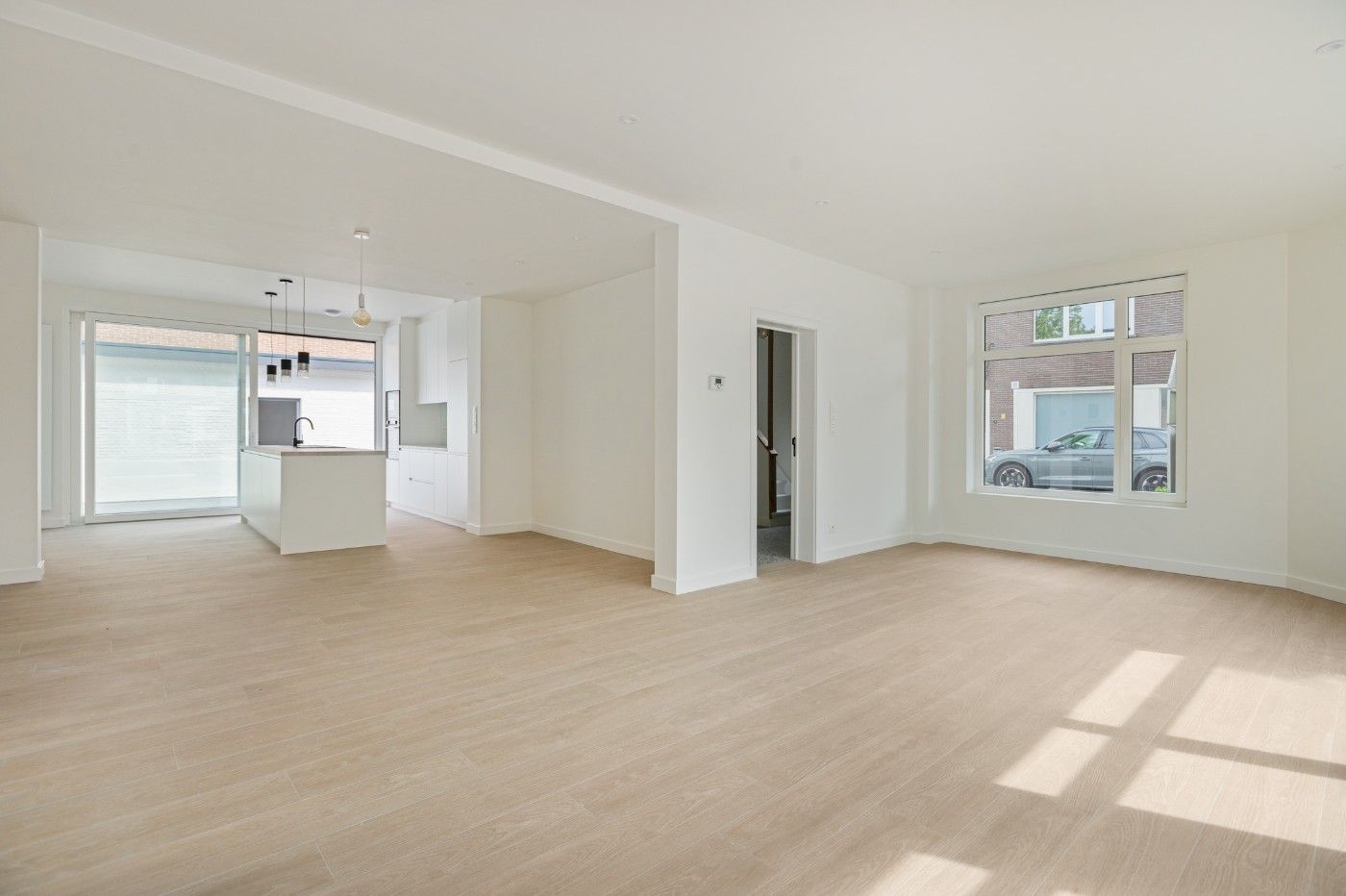 Volledig gerenoveerde, instapklare woning met 3 slpk., tuintje en garage foto 5