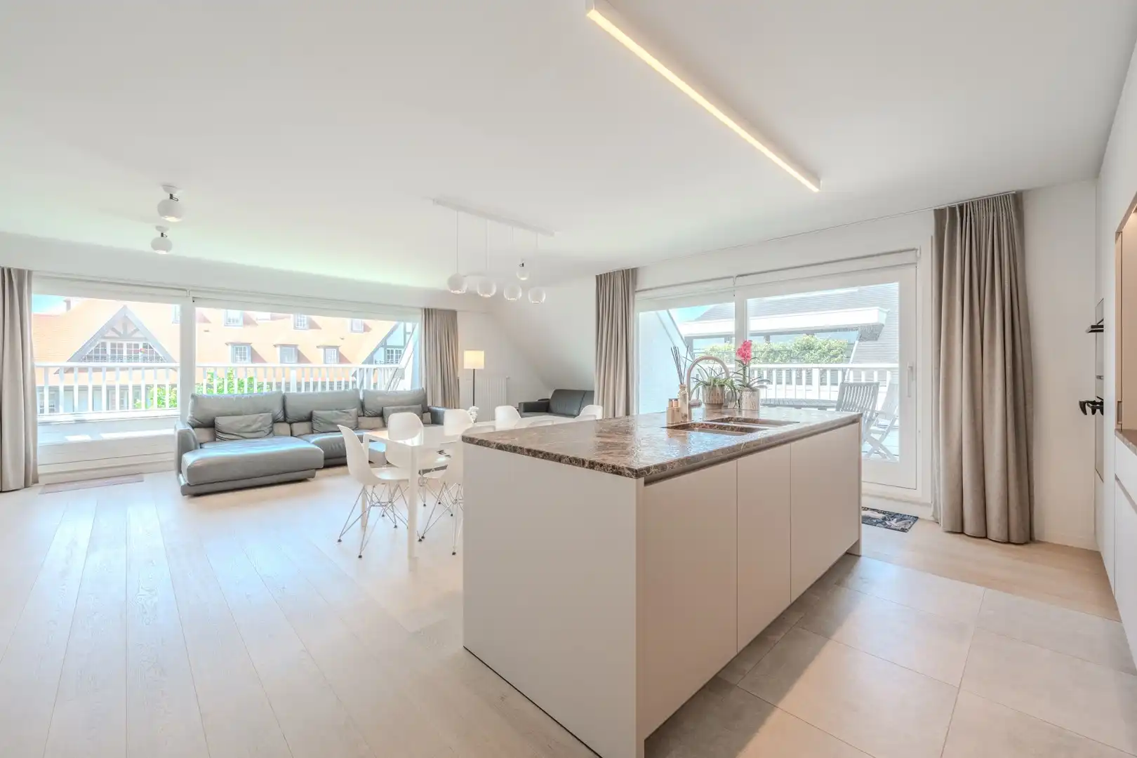 Exclusieve duplex-penthouse in het centrum van De Haan foto {{pictureIndex}}